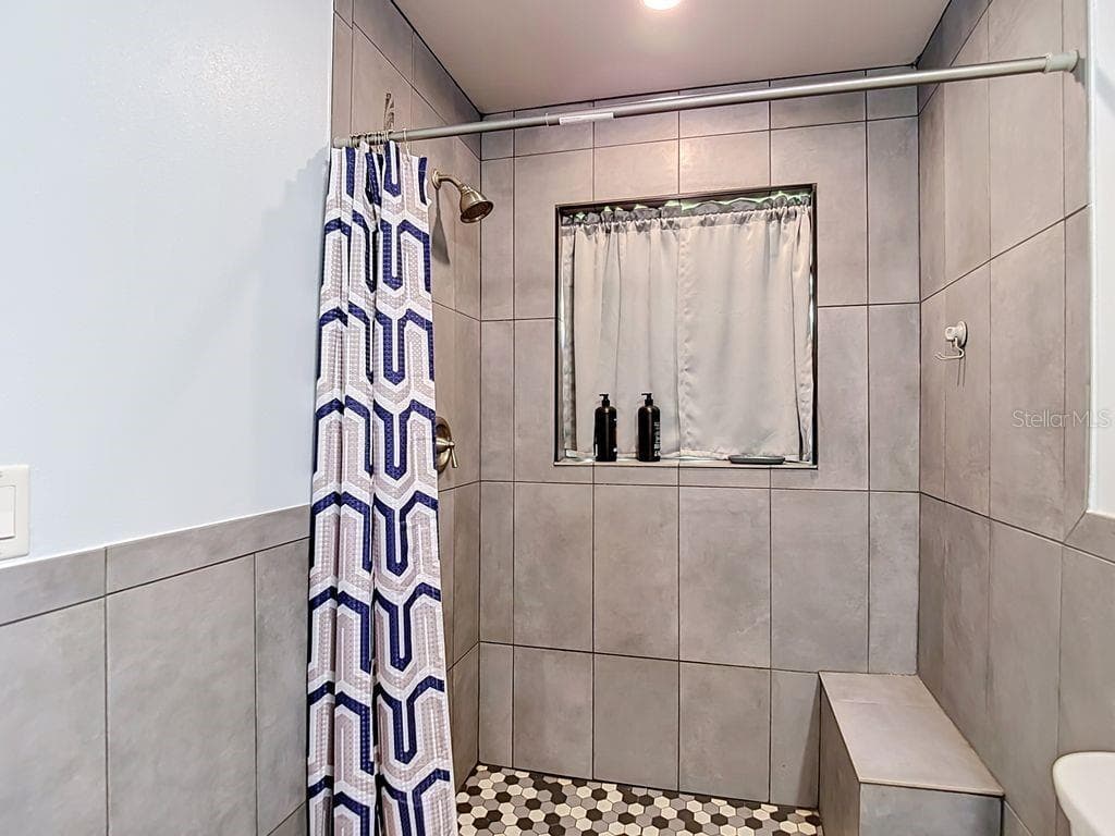 Garage full bath - 3569 PITTMAN RD, DOVER