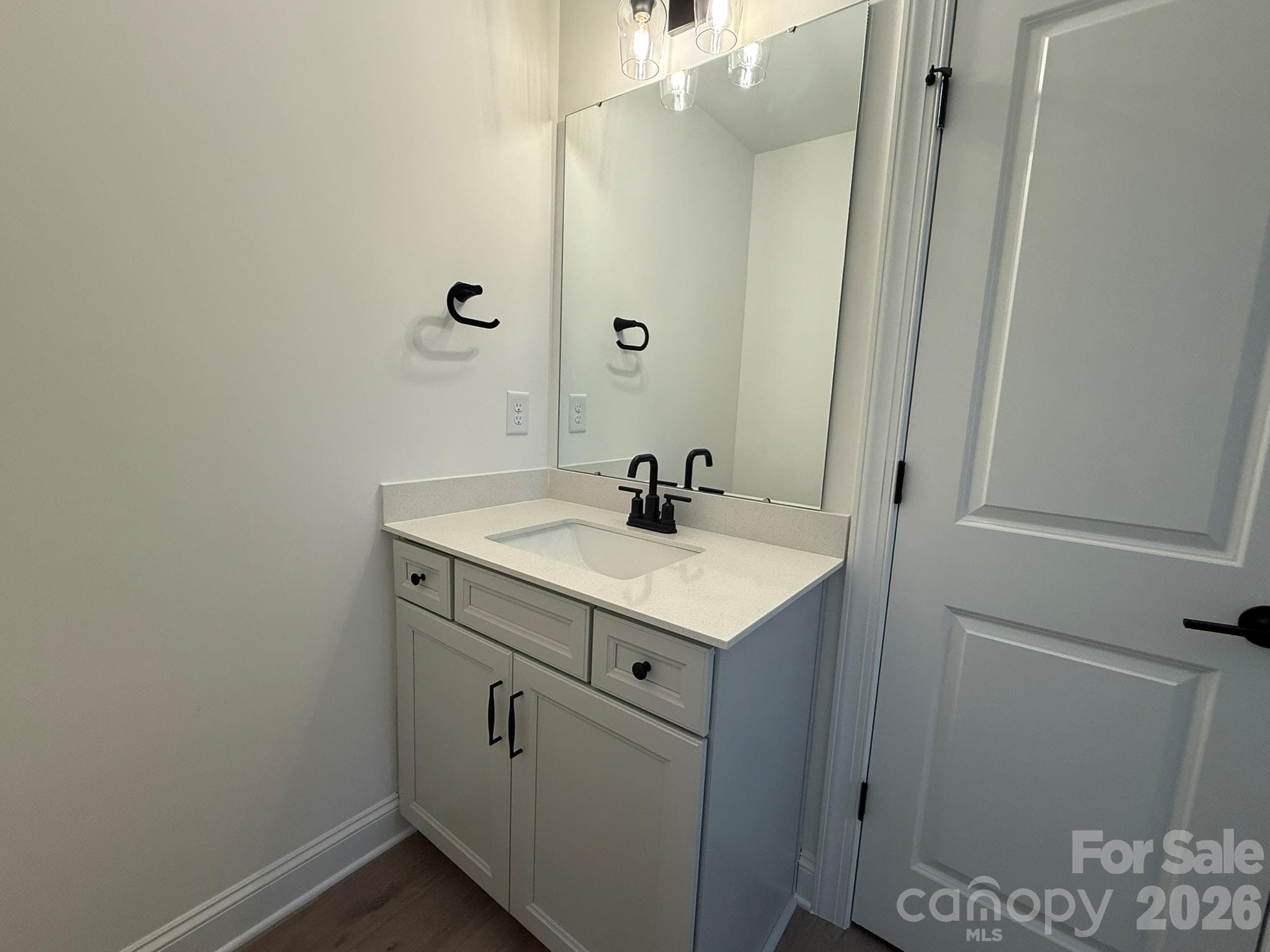 Jack and Jill bath - 4482 Blue Mound Court, Stanley