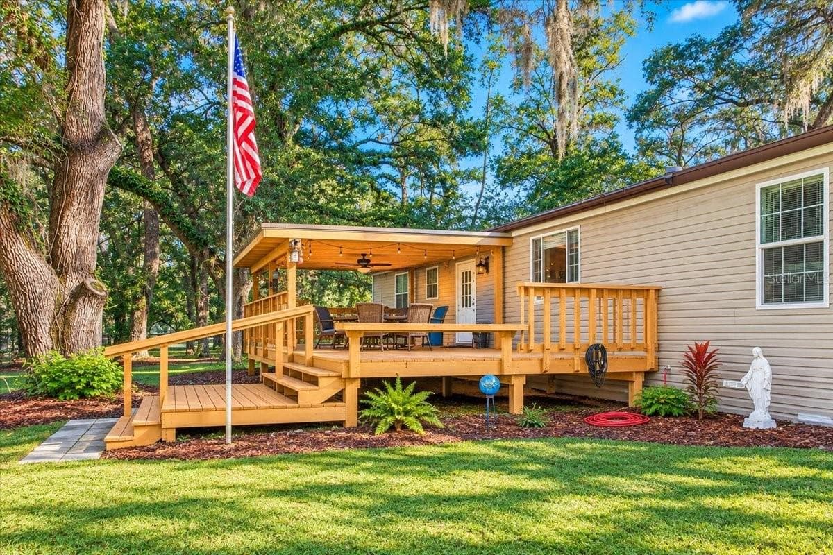 Manufactured Home at 14420 SW TUSTENUGGEE AVE, FORT WHITE, photo 5 of 31