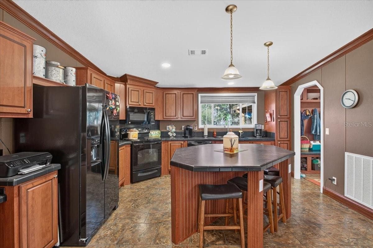 Manufactured Home at 14420 SW TUSTENUGGEE AVE, FORT WHITE, photo 15 of 31