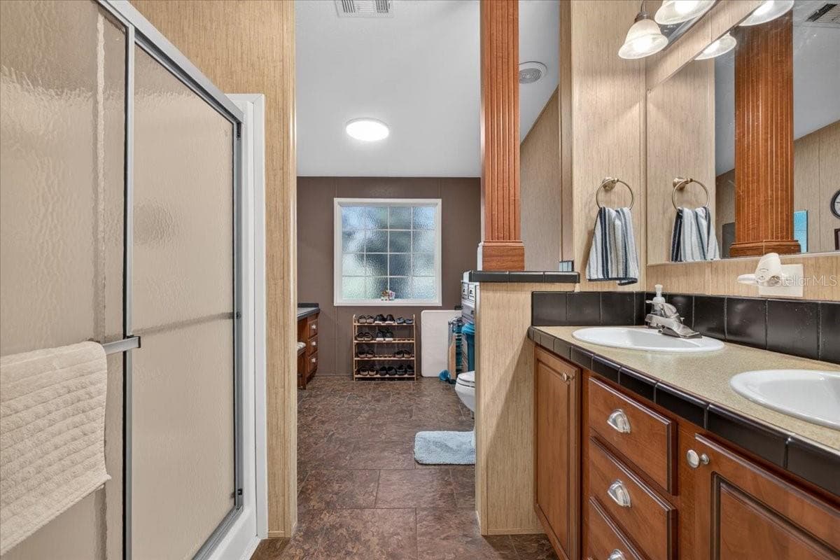 master bath - 14420 SW TUSTENUGGEE AVE, FORT WHITE