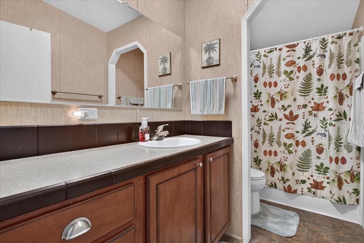 Bath 2 - 14420 SW TUSTENUGGEE AVE, FORT WHITE