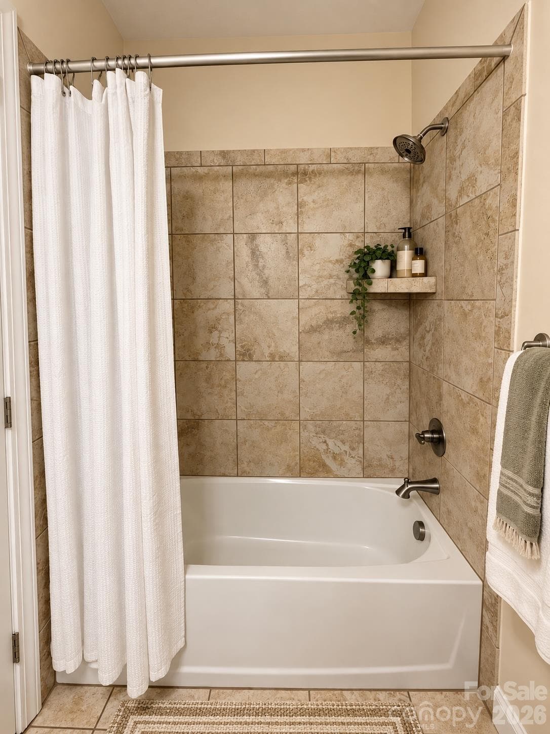 Bedroom 2 Tub and Shower - 680 Poplar View Drive NW, Concord