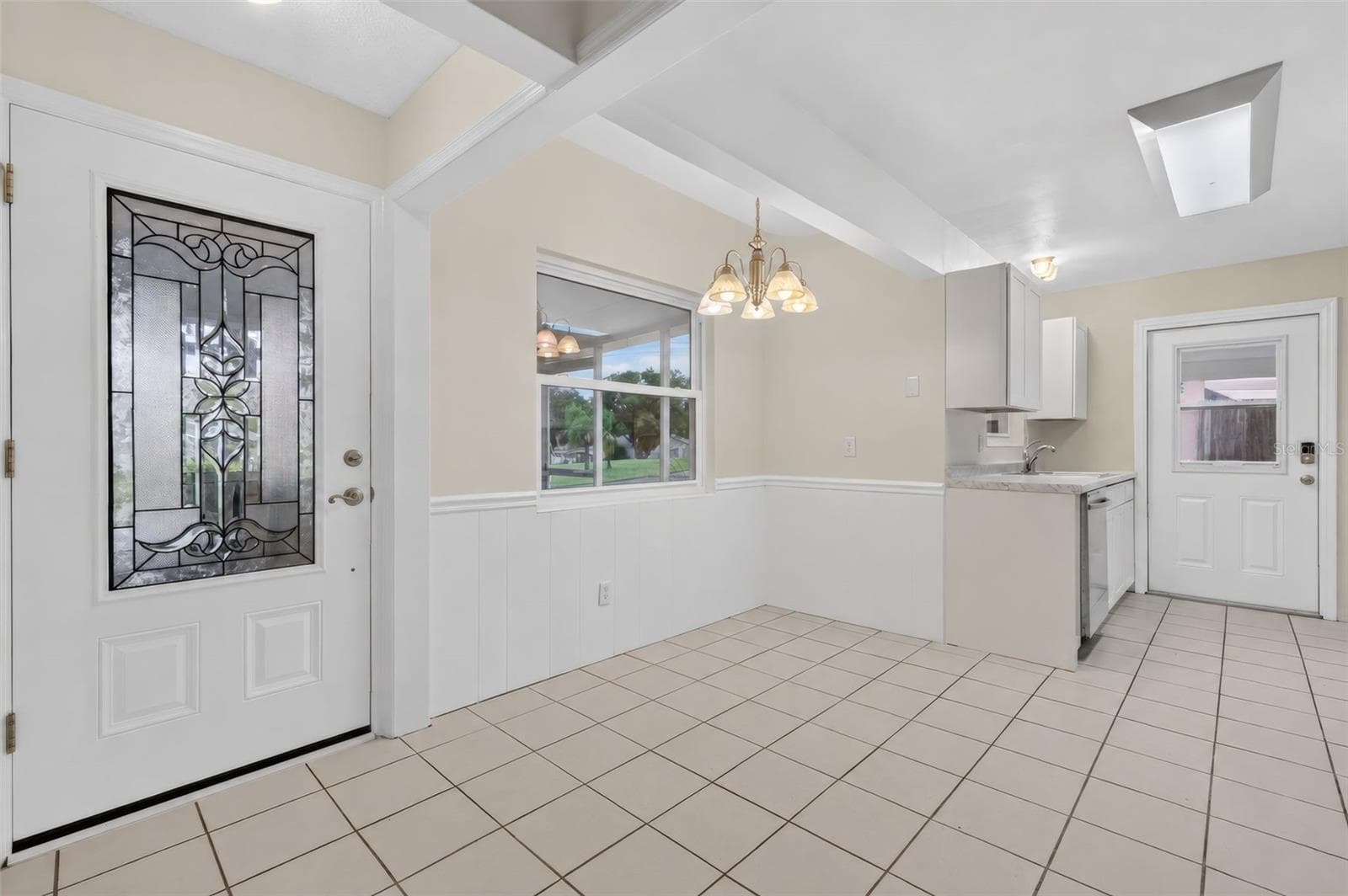 Single Family Residence at 552 HIGHLAND DR, EUSTIS, photo 10 of 27