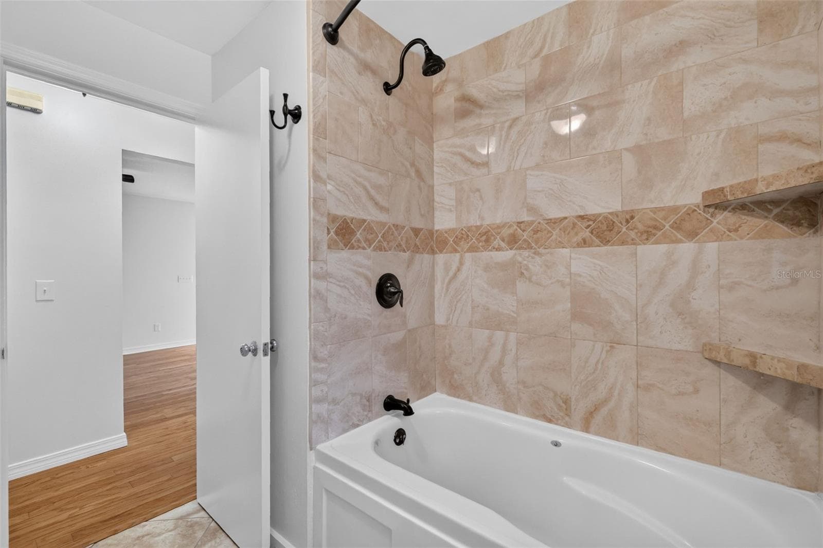 Secondary bathroom - 552 HIGHLAND DR, EUSTIS