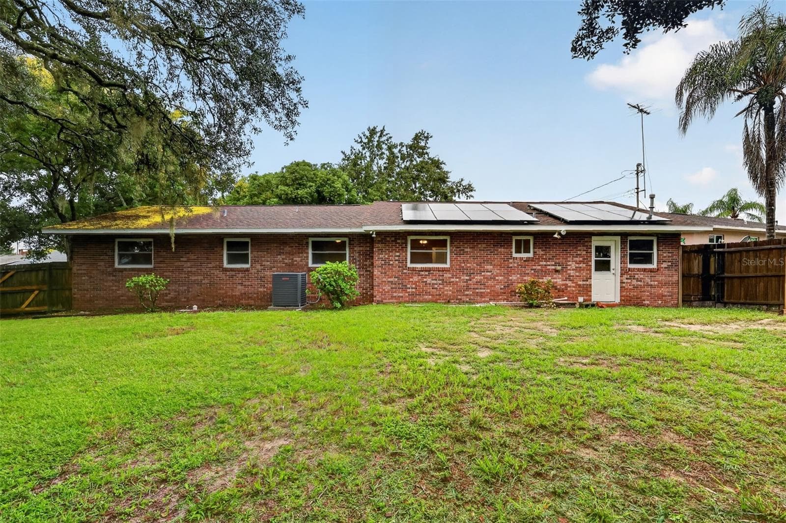 Rear exterior - 552 HIGHLAND DR, EUSTIS