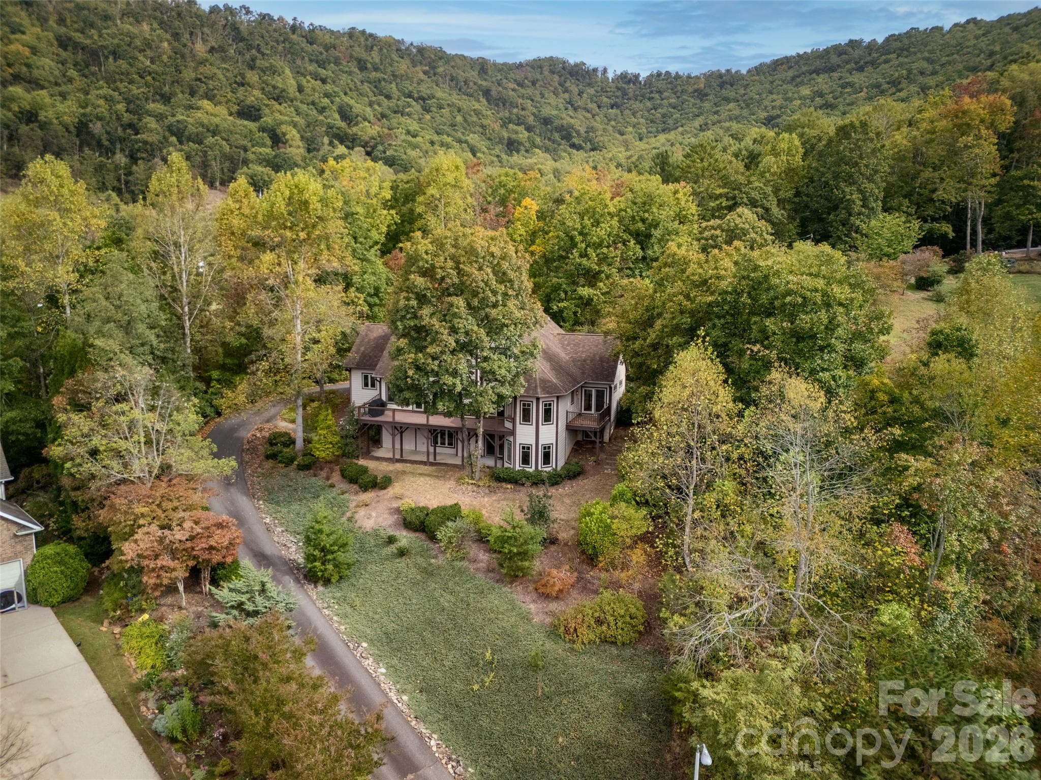 142 Twin Courts Drive