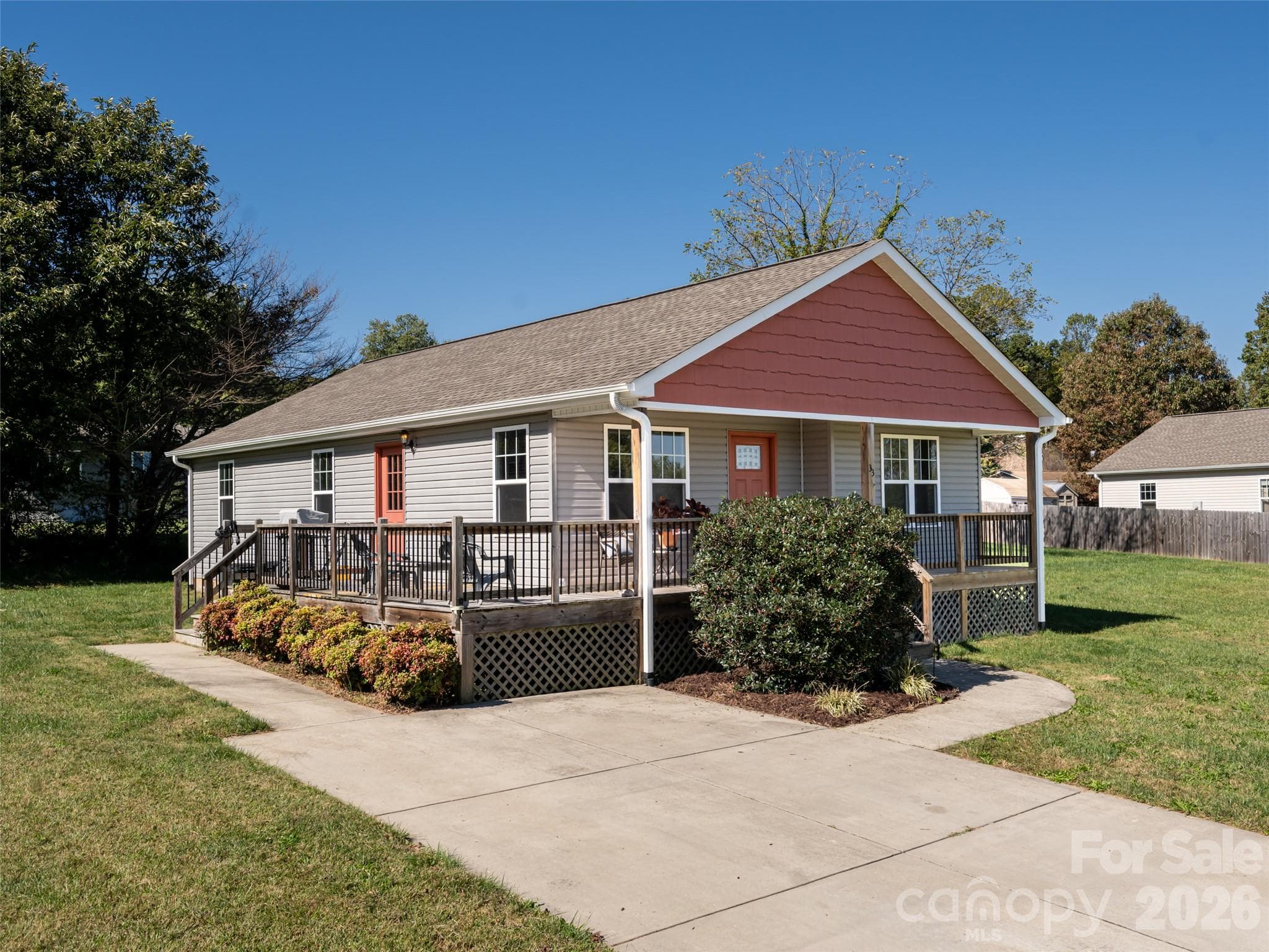 Single Family Residence at 33 Sherman Meadows Drive, East Flat Rock, photo 3 of 34