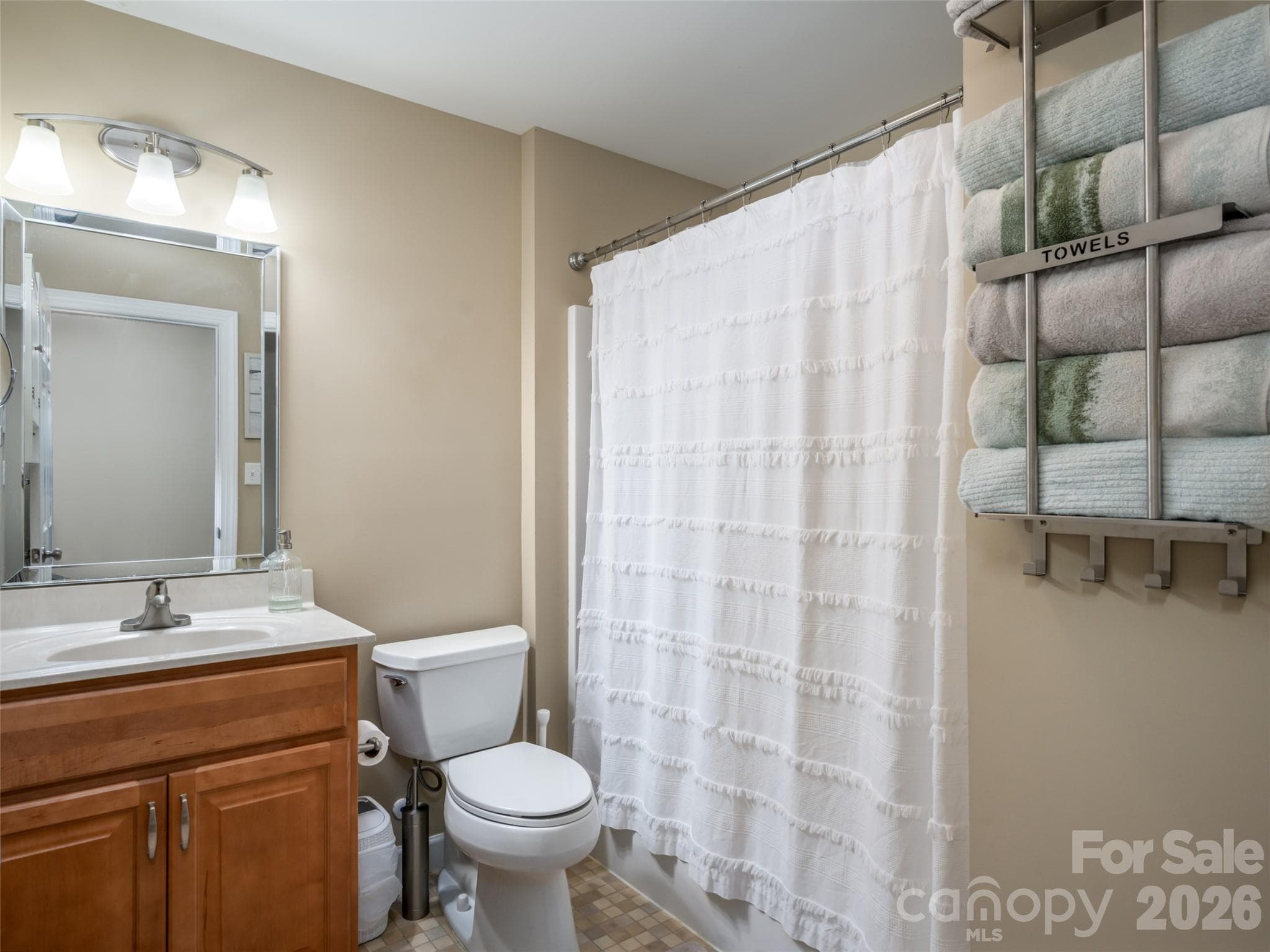 Hall Full Bathroom - 33 Sherman Meadows Drive, East Flat Rock