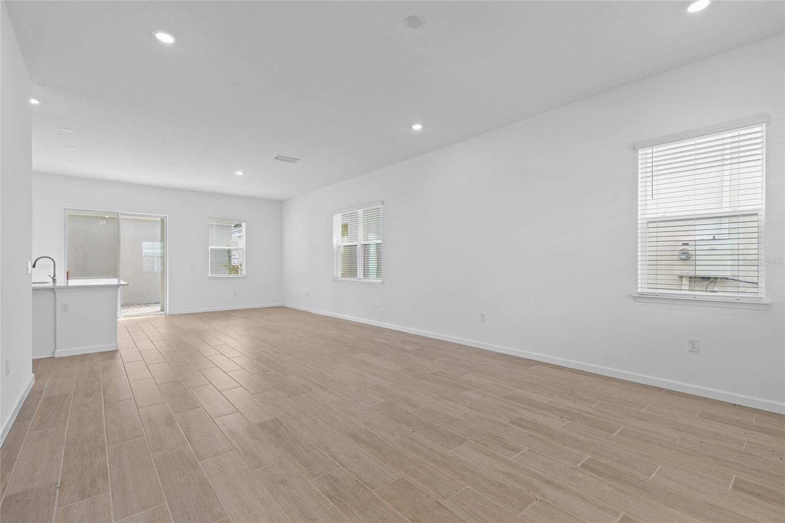 Single Family Residence at 13013 SERENE GLADE RD, WINTER GARDEN, photo 4 of 42