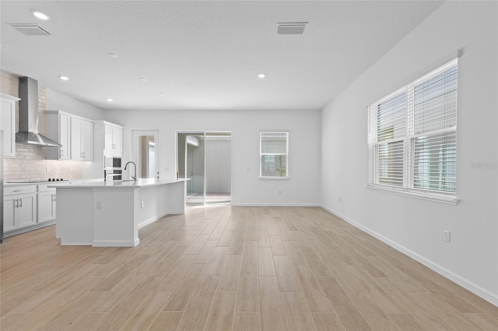 Single Family Residence at 13013 SERENE GLADE RD, WINTER GARDEN, photo 7 of 42