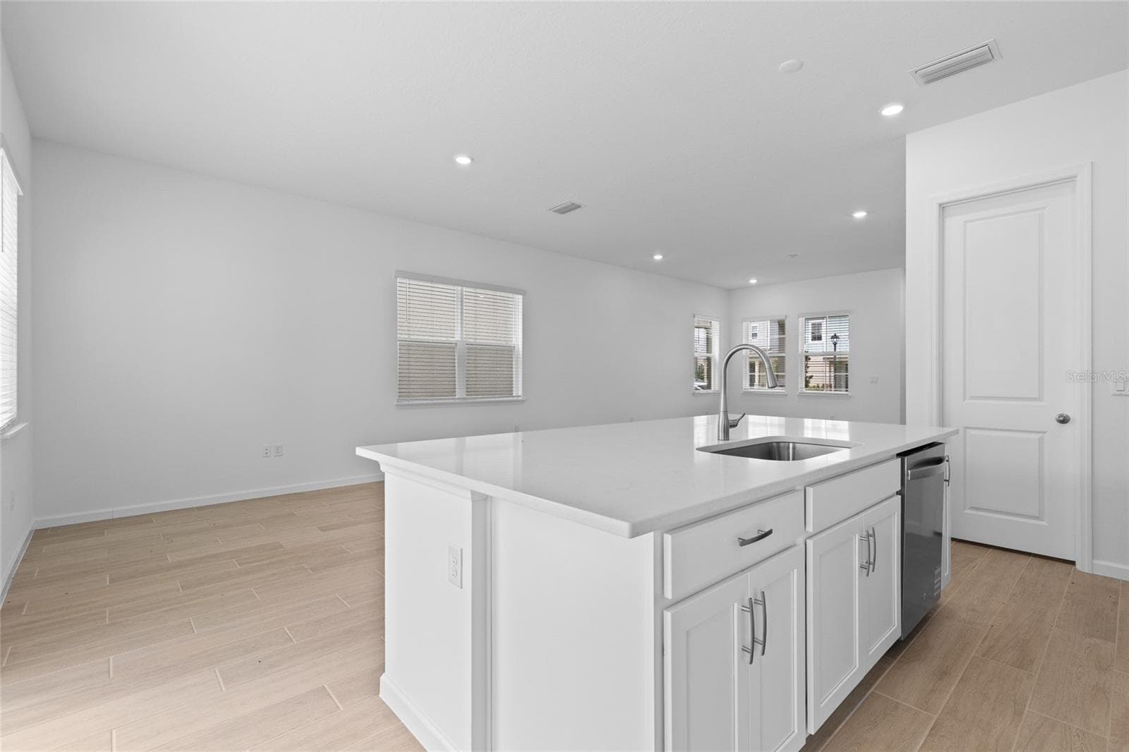 Single Family Residence at 13013 SERENE GLADE RD, WINTER GARDEN, photo 9 of 42