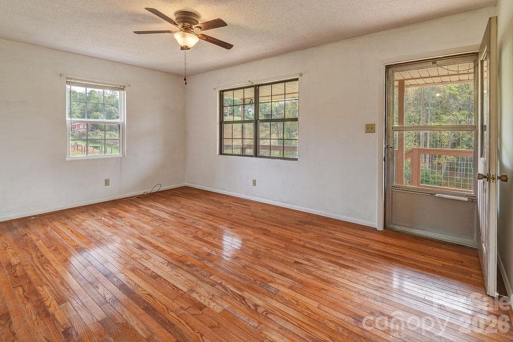 Single Family Residence at 216 Pickens Road, Weaverville, photo 10 of 31