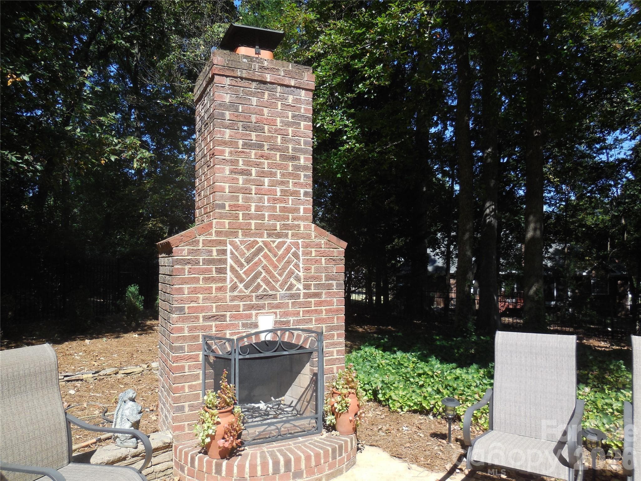 Single Family Residence at 1432 Porch Swing Lane, Matthews, photo 4 of 20