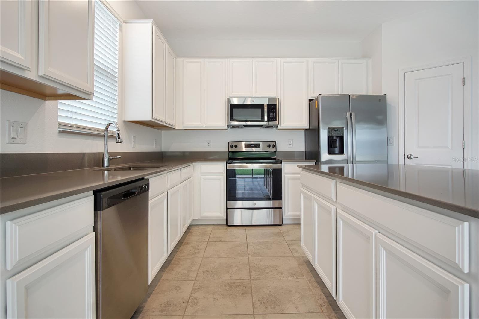 Single Family Residence at 786 CITRUS RESERVE BLVD, DAVENPORT, photo 6 of 33