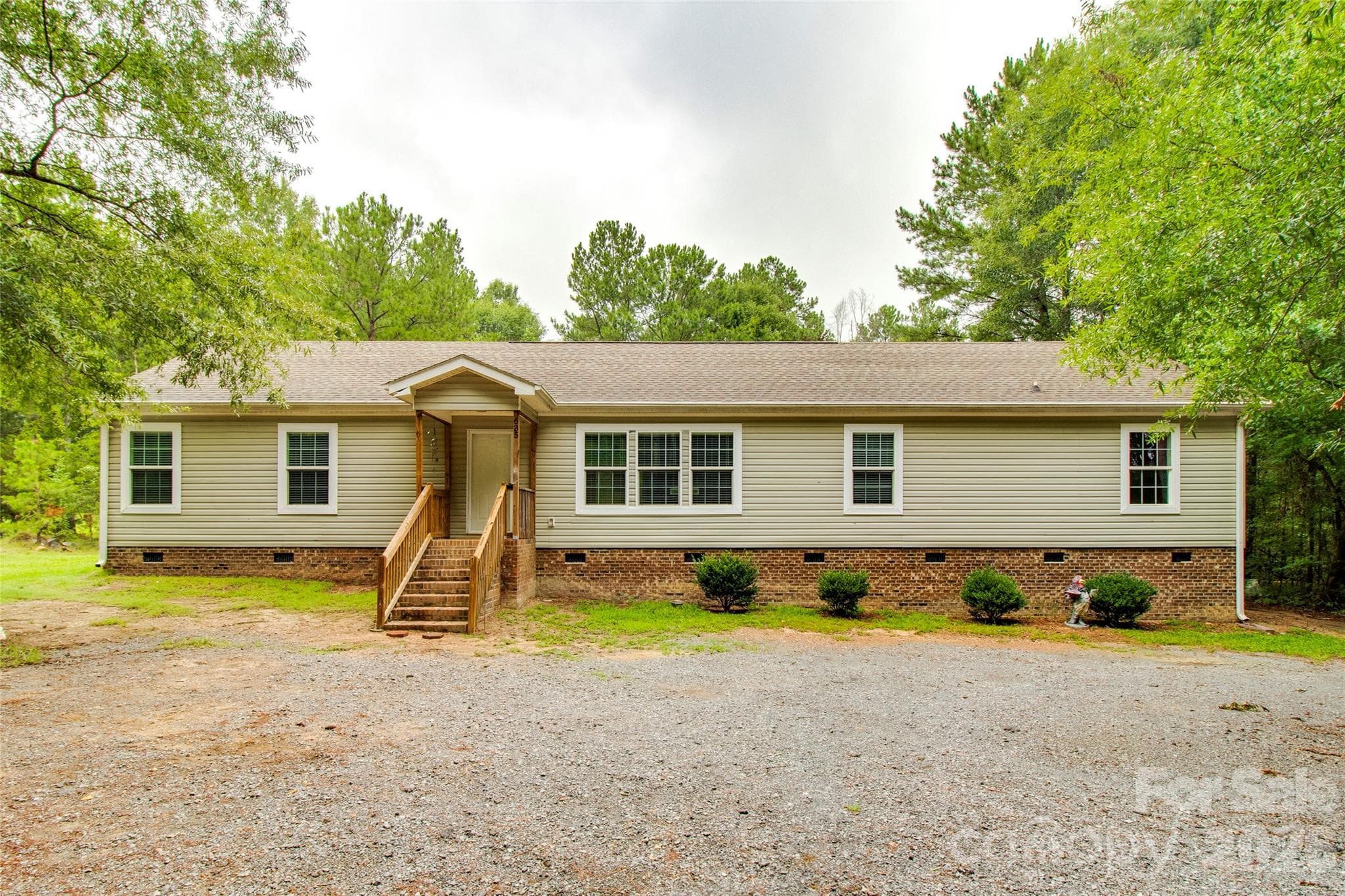 Single Family Residence at 635 Monticello Road, Lancaster, photo 2 of 33