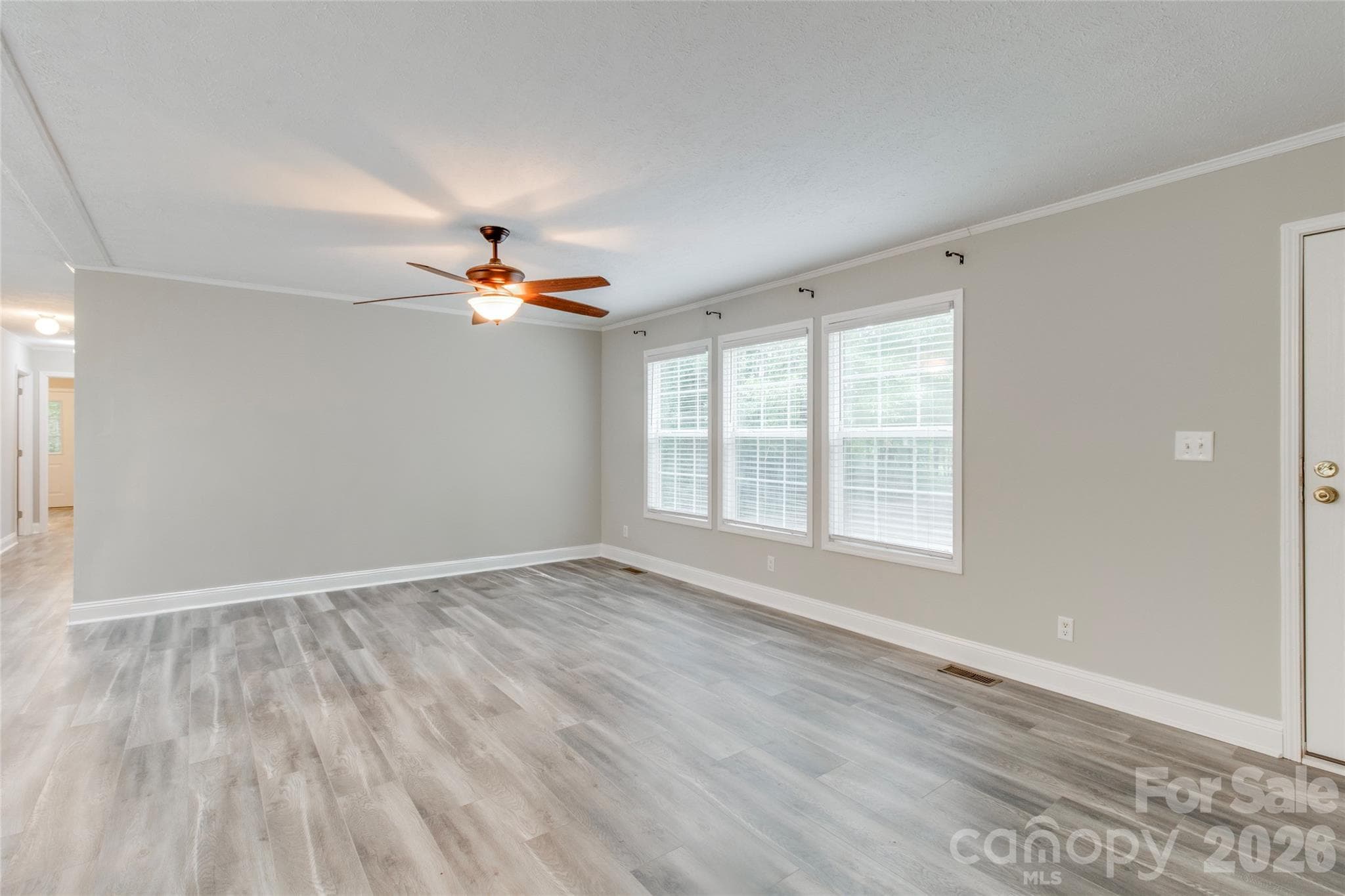 Single Family Residence at 635 Monticello Road, Lancaster, photo 3 of 33