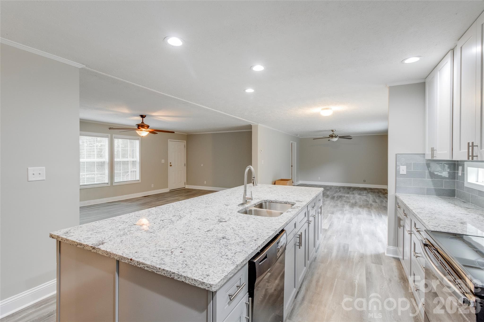 Single Family Residence at 635 Monticello Road, Lancaster, photo 9 of 33