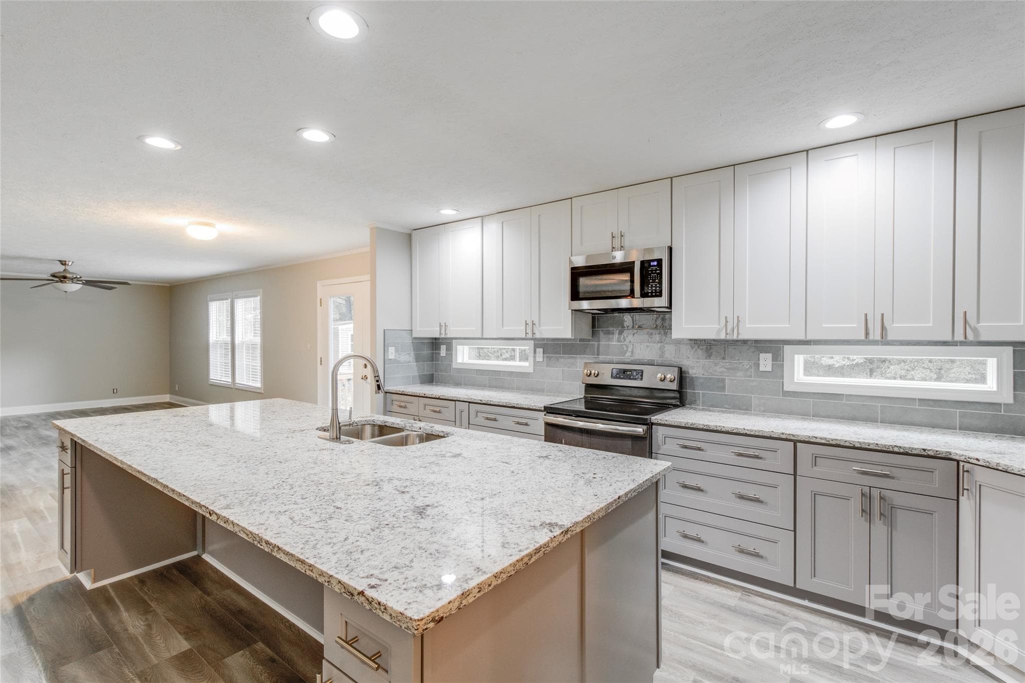 Single Family Residence at 635 Monticello Road, Lancaster, photo 10 of 33