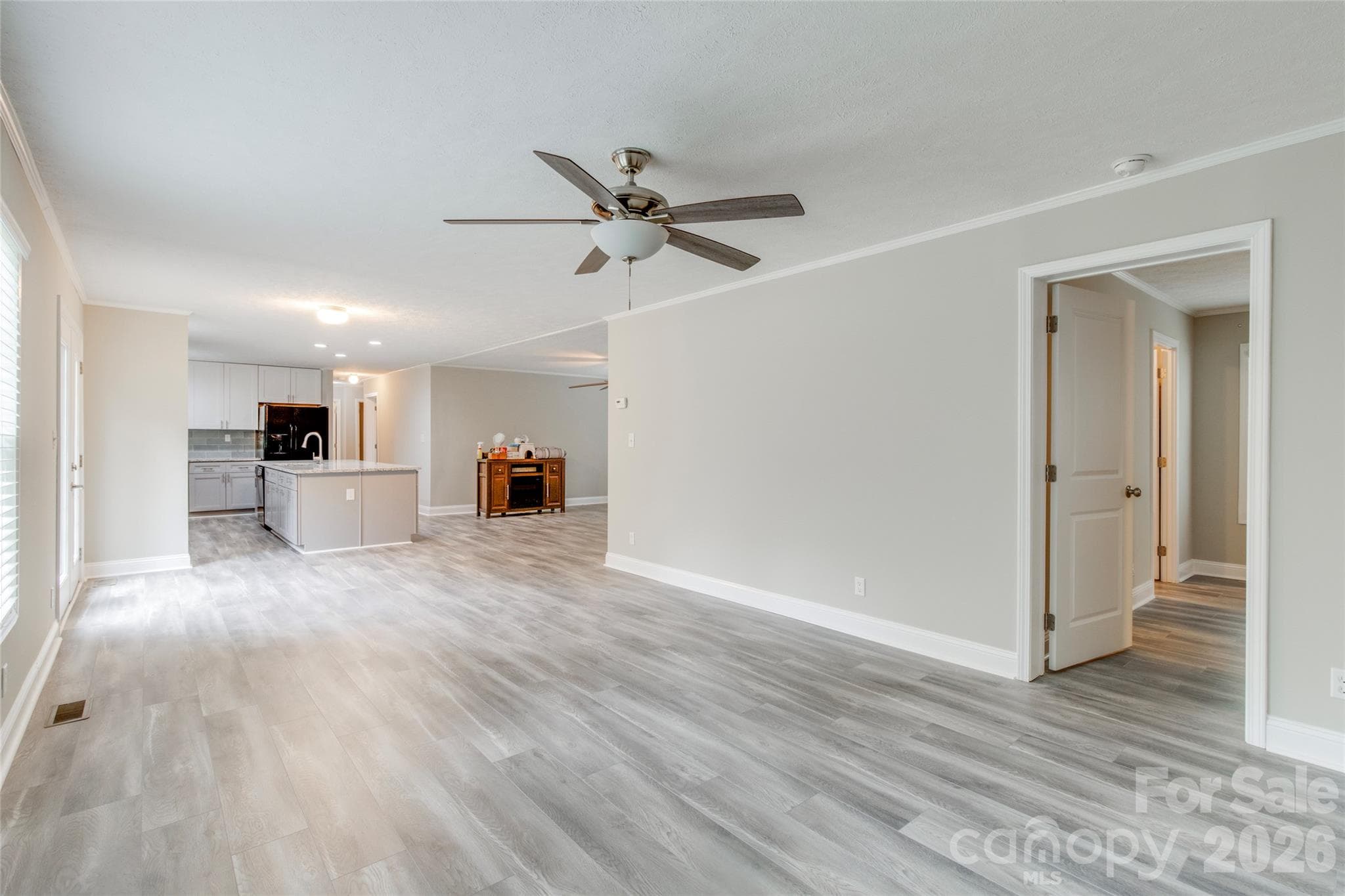 Single Family Residence at 635 Monticello Road, Lancaster, photo 11 of 33