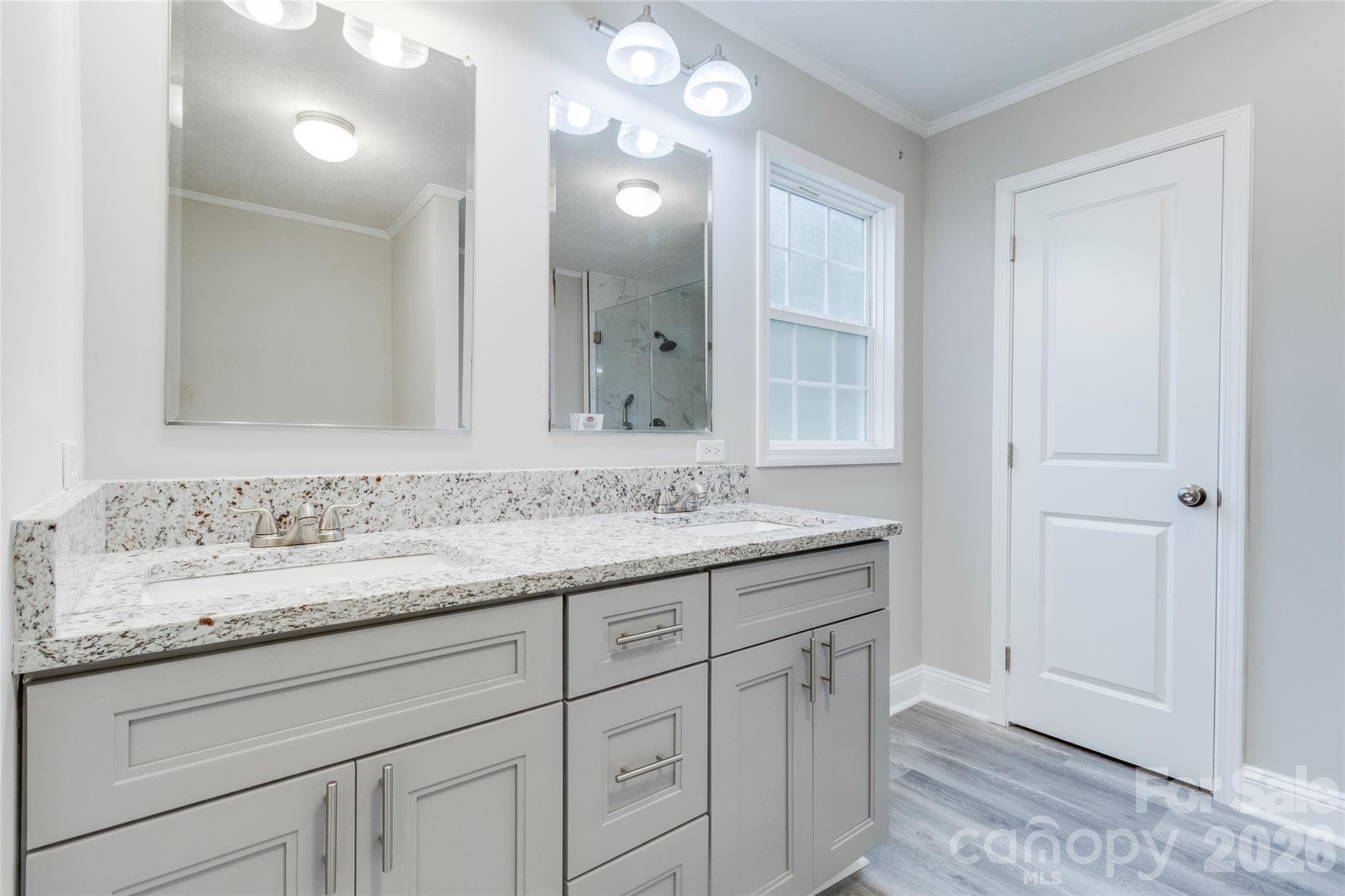 Single Family Residence at 635 Monticello Road, Lancaster, photo 16 of 33
