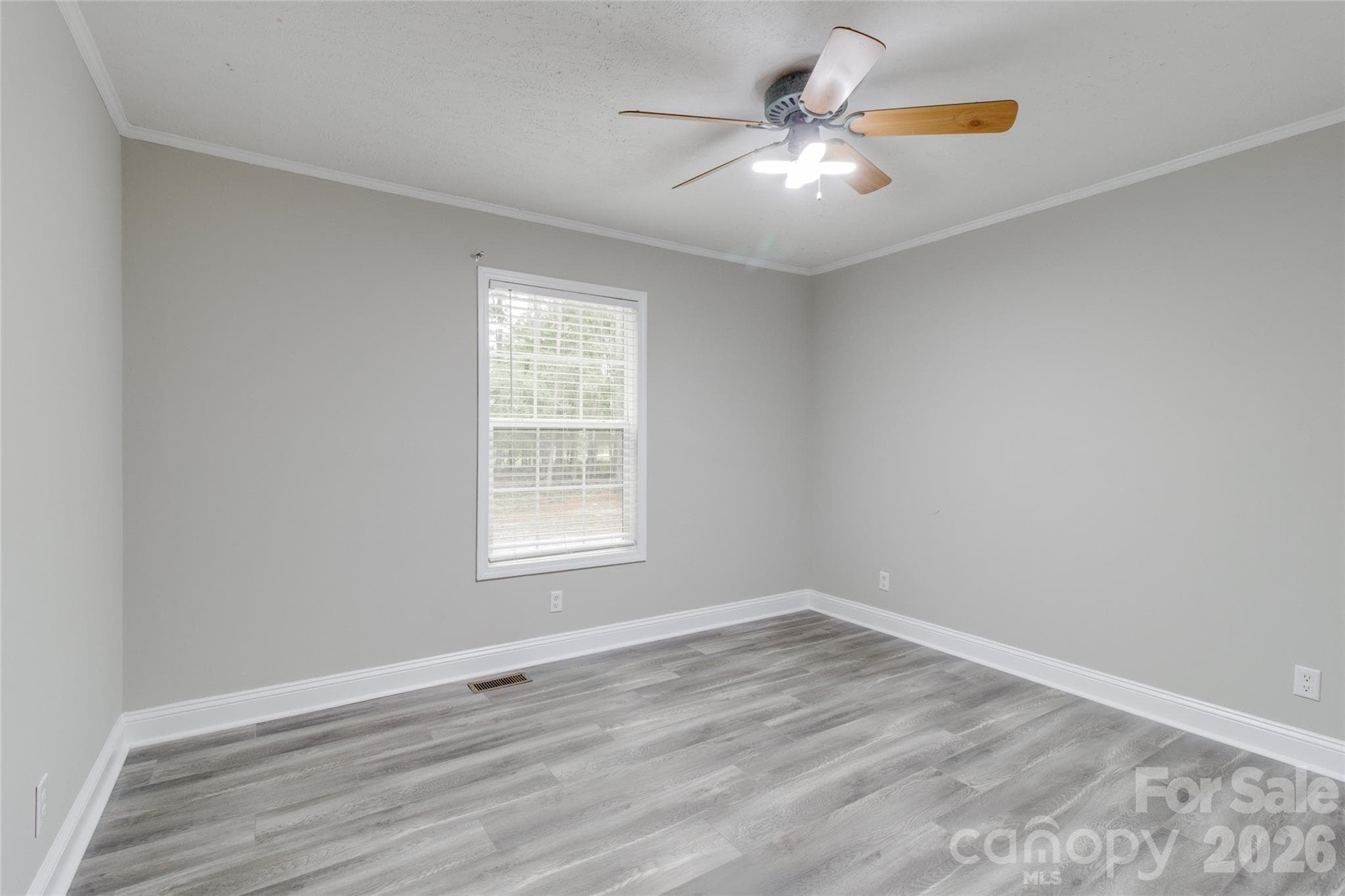 Single Family Residence at 635 Monticello Road, Lancaster, photo 18 of 33