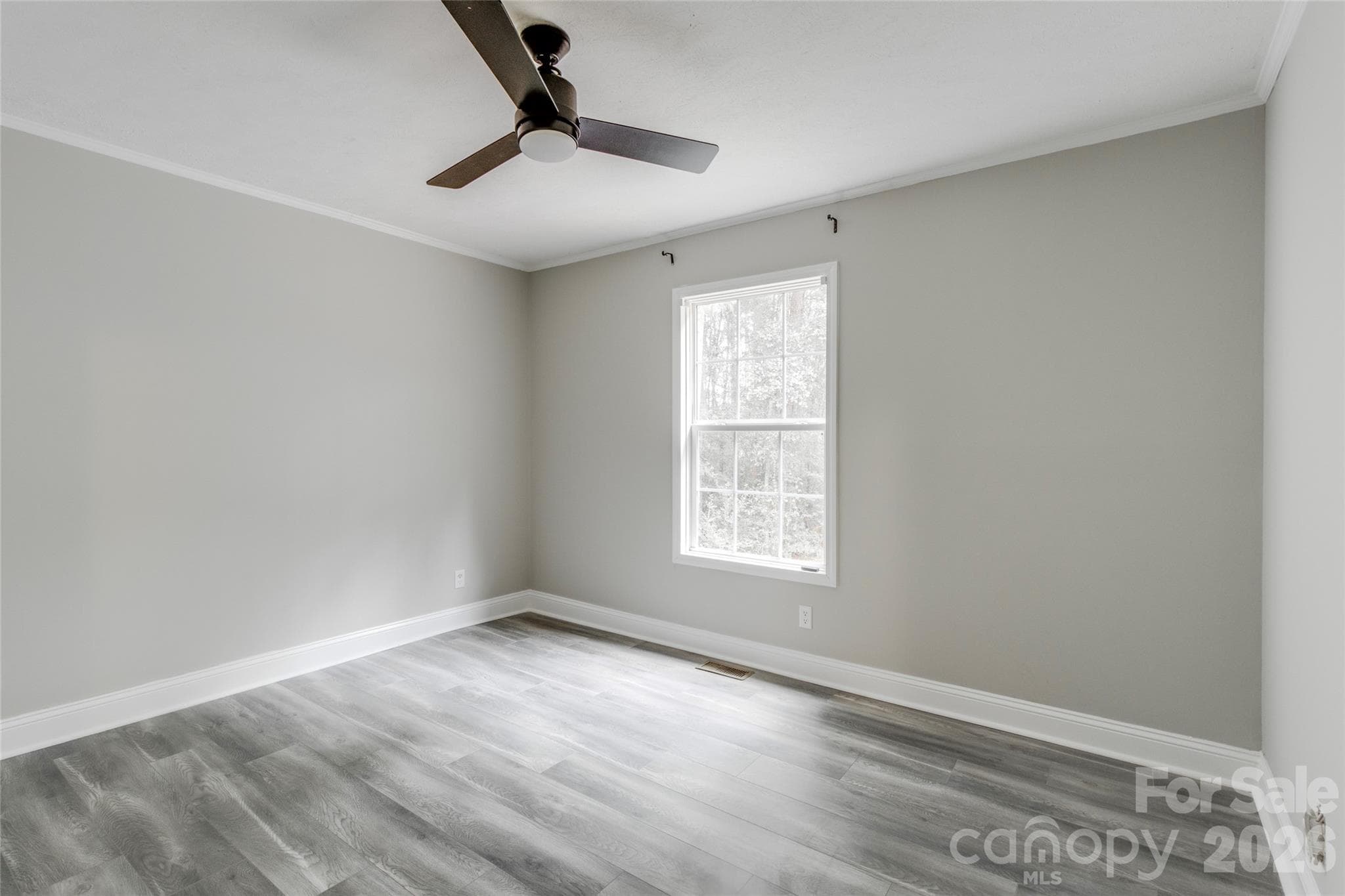 Single Family Residence at 635 Monticello Road, Lancaster, photo 21 of 33