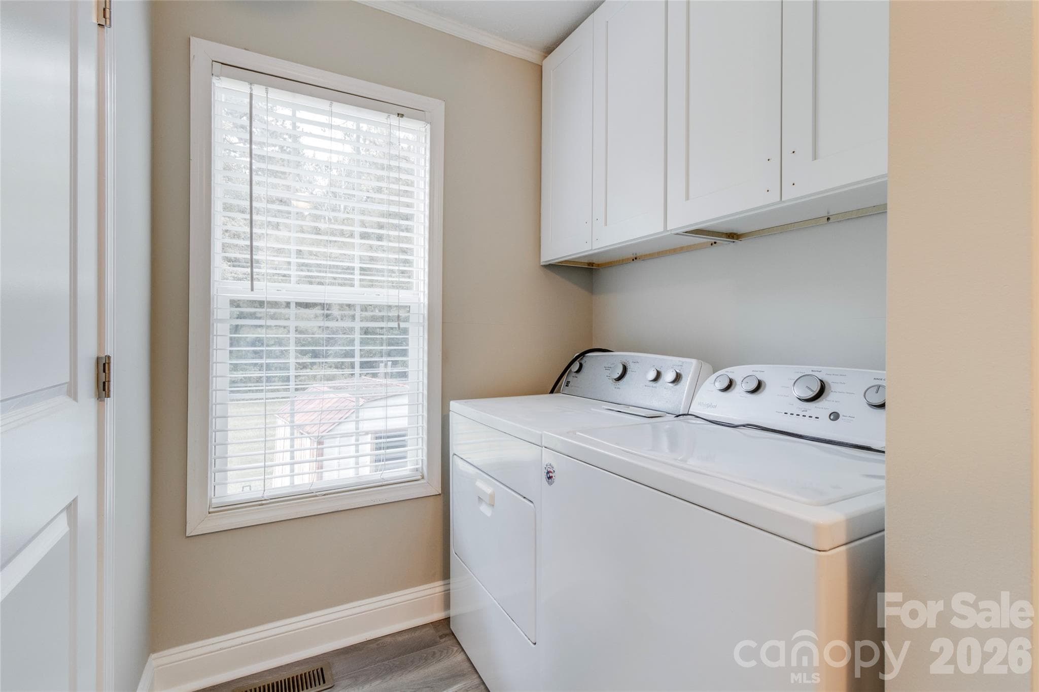 Single Family Residence at 635 Monticello Road, Lancaster, photo 25 of 33