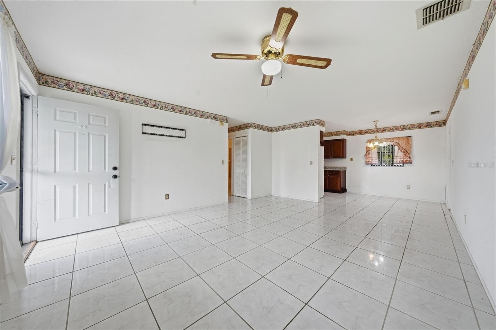 Single Family Residence at 1069 MILDRED DIXON WAY, WINTER GARDEN, photo 5 of 16