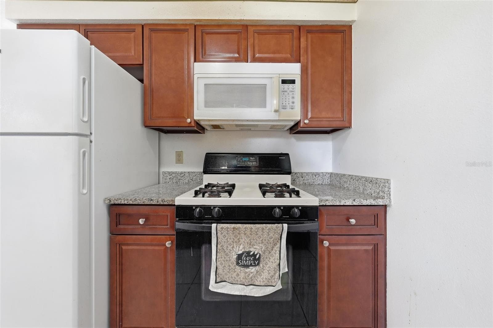 Single Family Residence at 1069 MILDRED DIXON WAY, WINTER GARDEN, photo 9 of 16