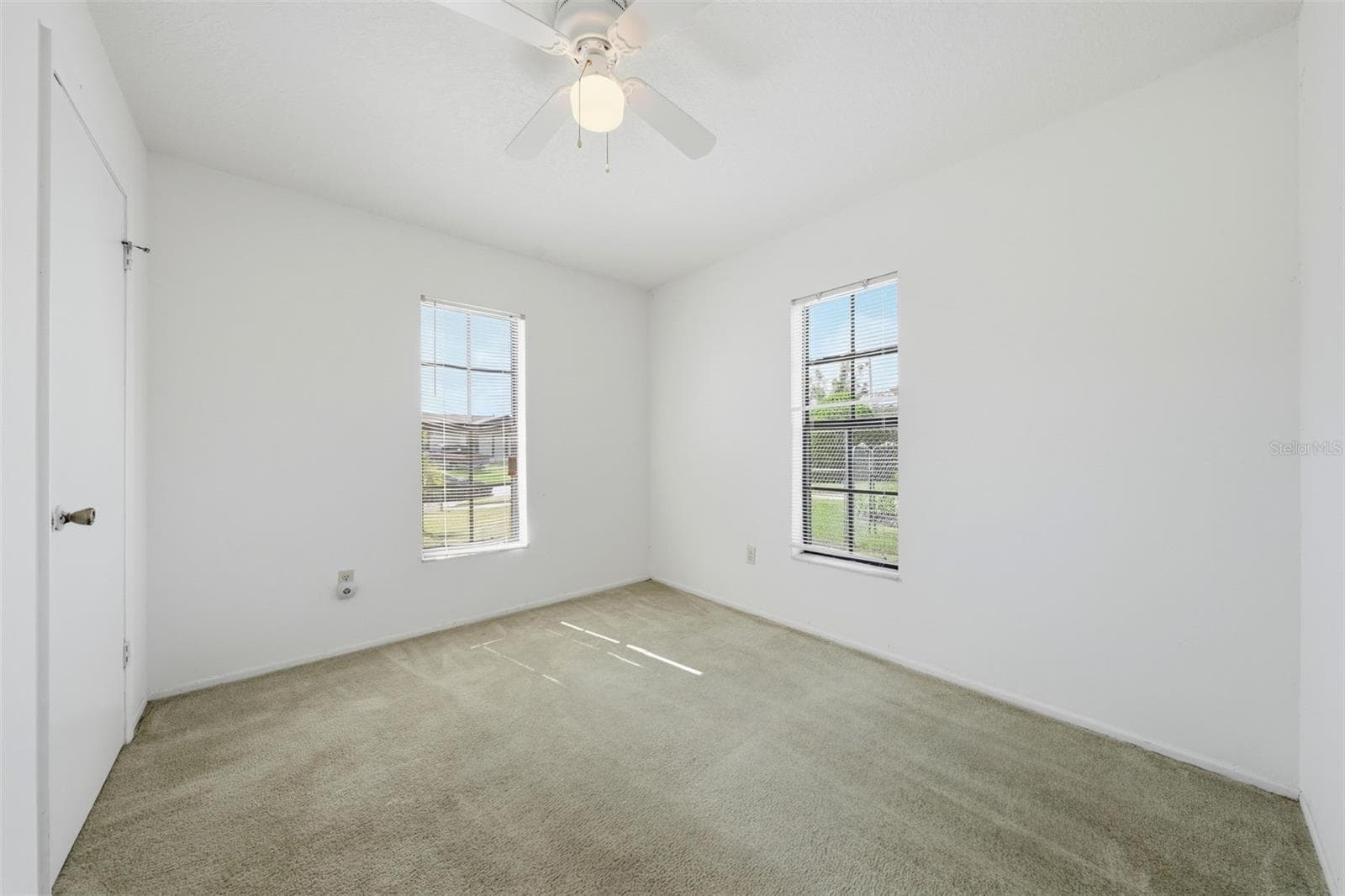 Single Family Residence at 1069 MILDRED DIXON WAY, WINTER GARDEN, photo 12 of 16