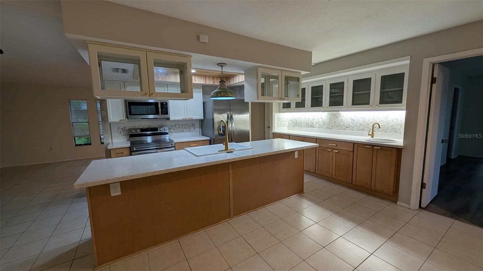 Single Family Residence at 12408 GOLDEN OAK CIR, HUDSON, photo 4 of 61