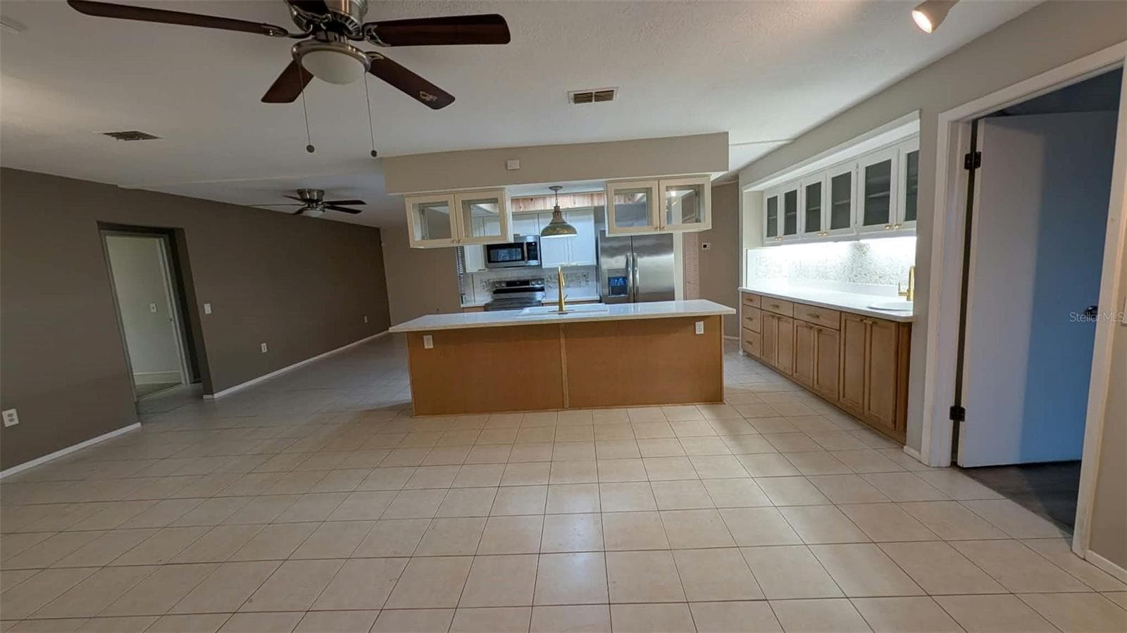 Single Family Residence at 12408 GOLDEN OAK CIR, HUDSON, photo 7 of 61