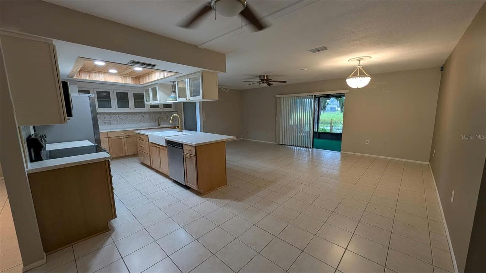 Single Family Residence at 12408 GOLDEN OAK CIR, HUDSON, photo 9 of 61