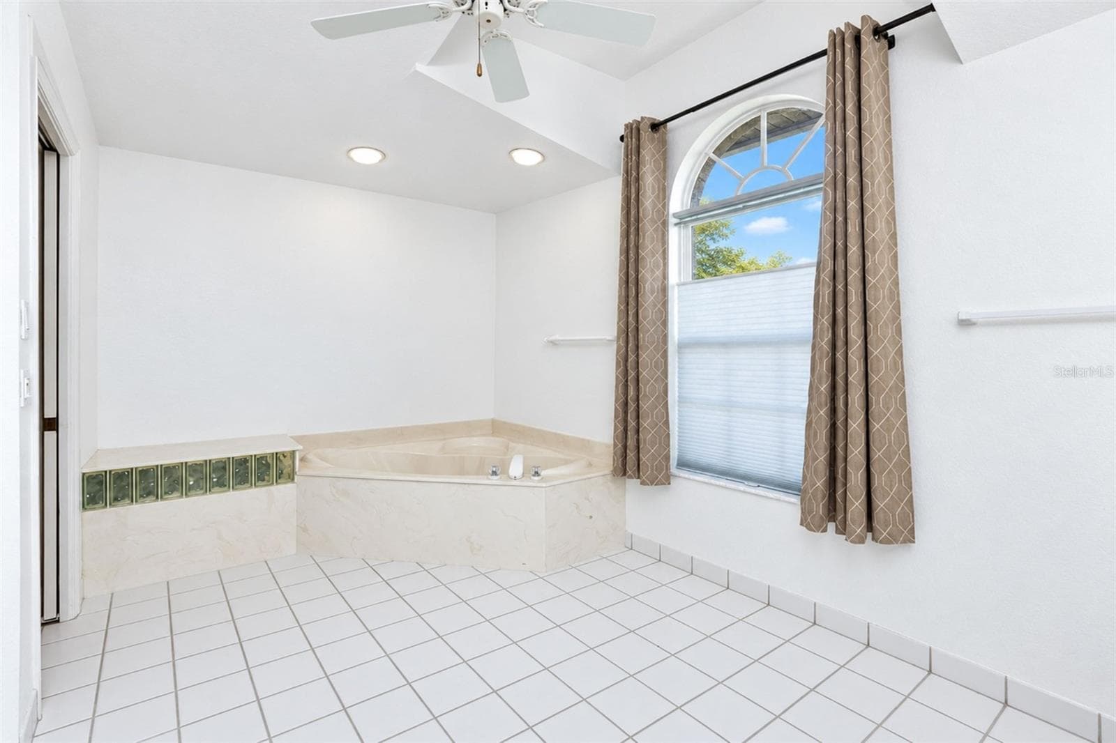 Single Family Residence at 25179 CAMPOS DR, PUNTA GORDA, photo 54 of 99