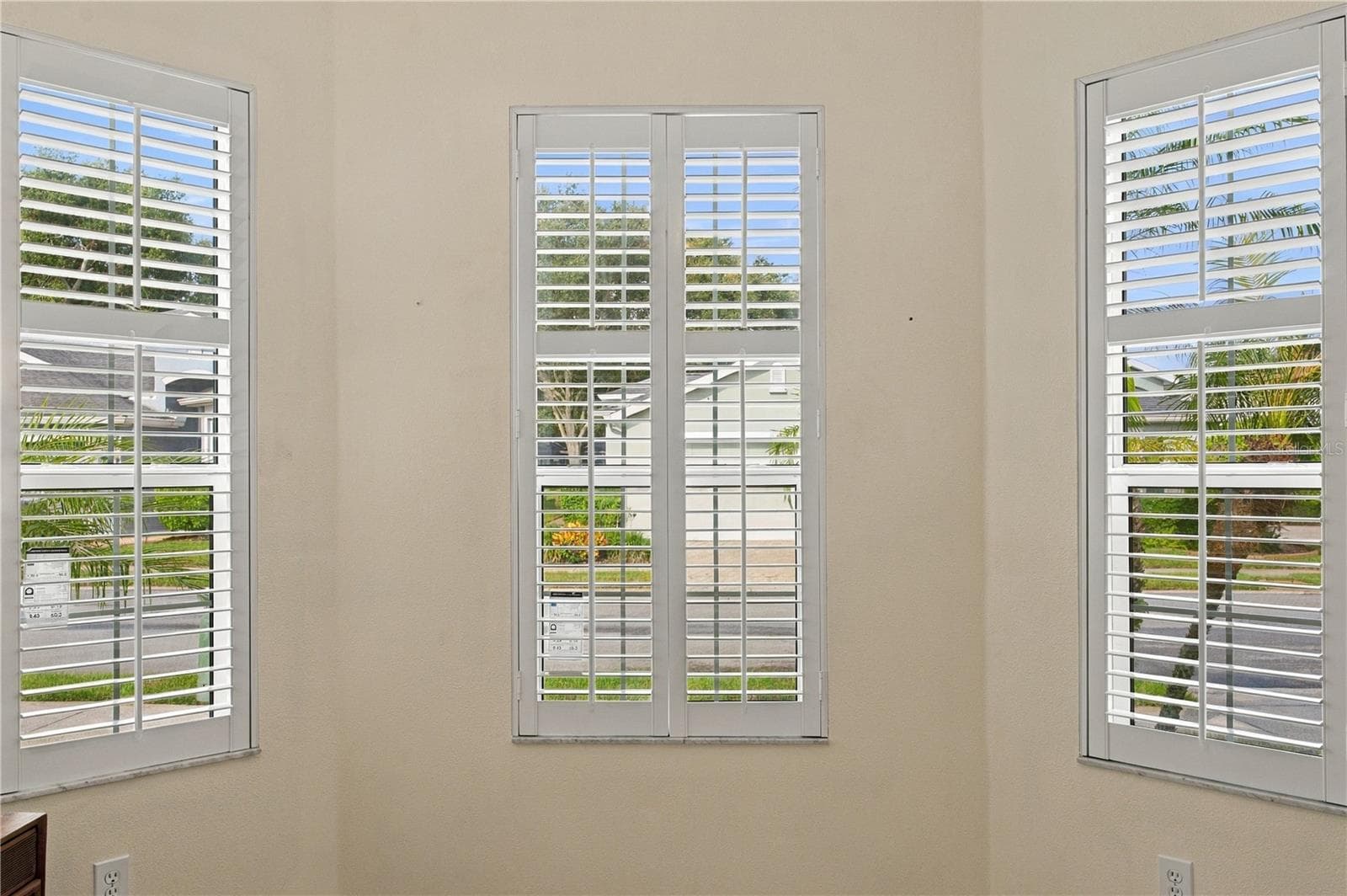 Villa at 10719 ASHFORD OAKS DR, TAMPA, photo 36 of 56