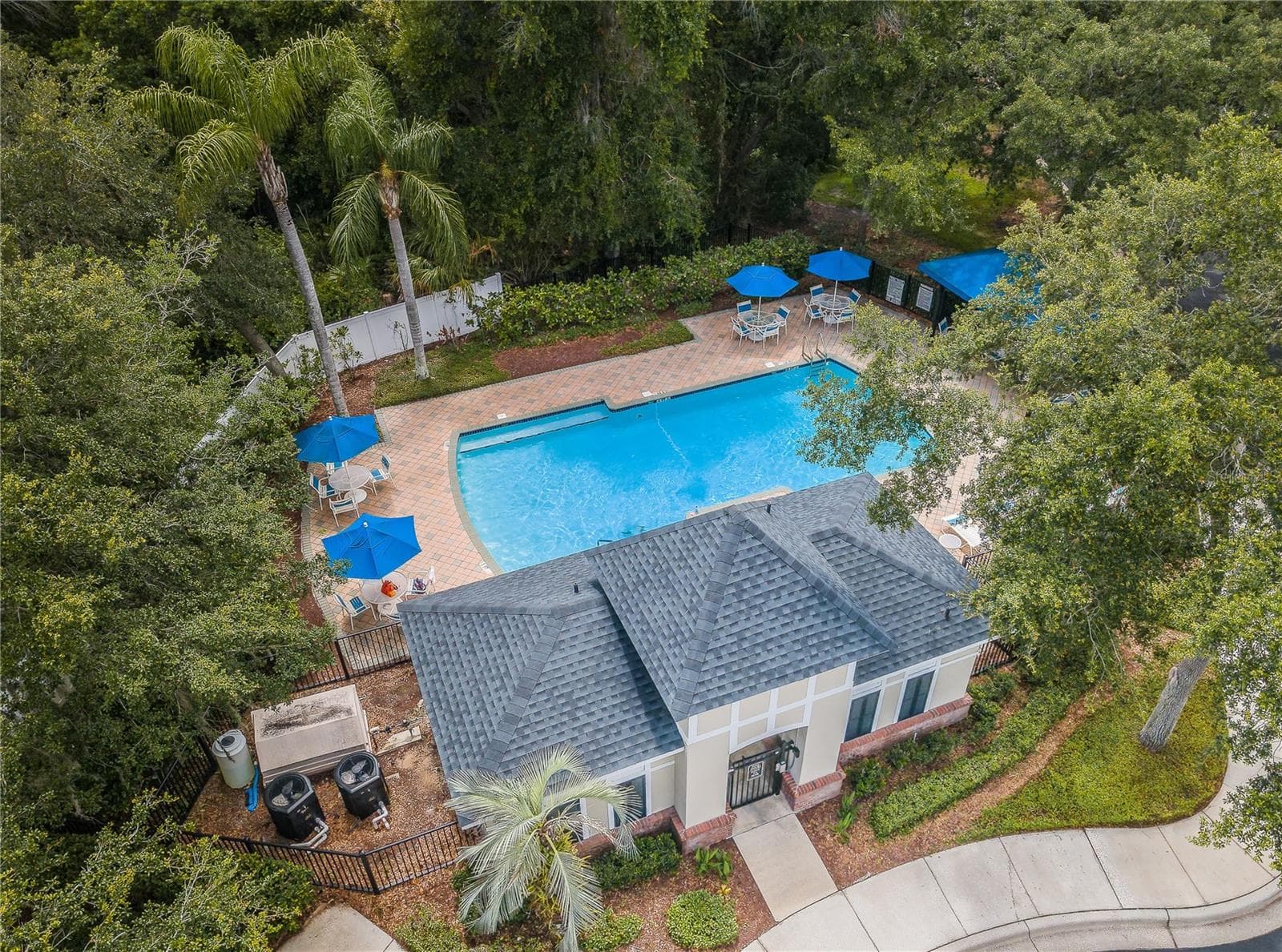 Villa at 10719 ASHFORD OAKS DR, TAMPA, photo 52 of 56