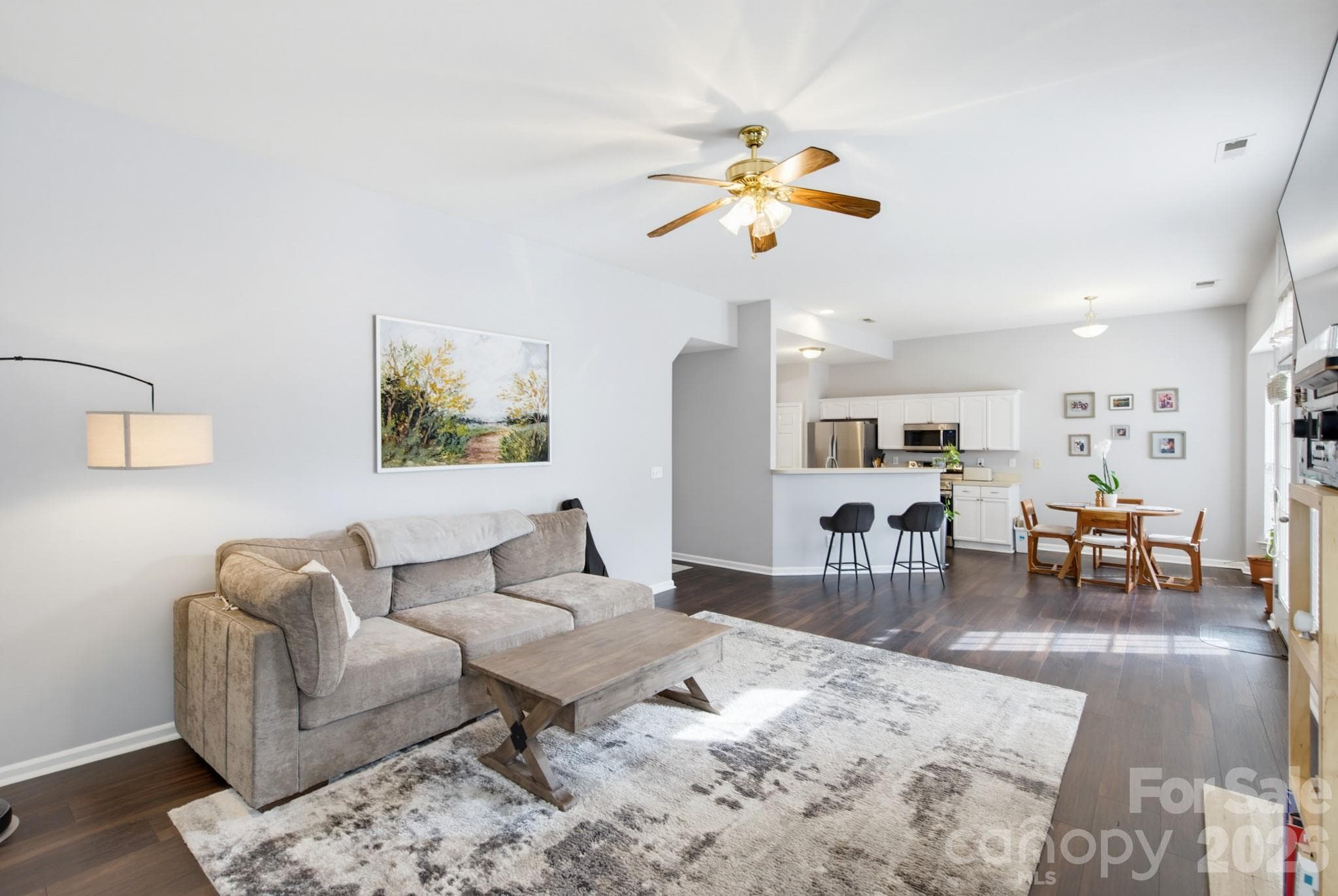 Single Family Residence at 13330 Edgetree Drive, Pineville, photo 9 of 44