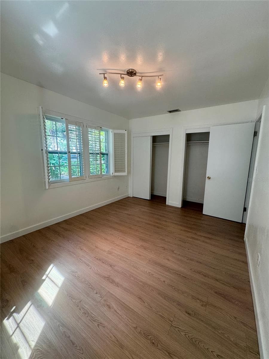 Single Family Residence at 207 W DAVIS BLVD, TAMPA, photo 9 of 21