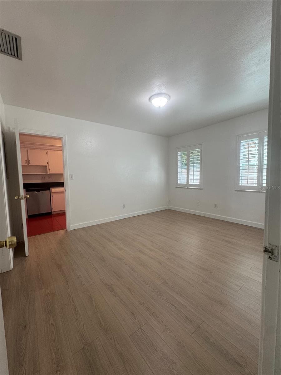 Single Family Residence at 207 W DAVIS BLVD, TAMPA, photo 12 of 21