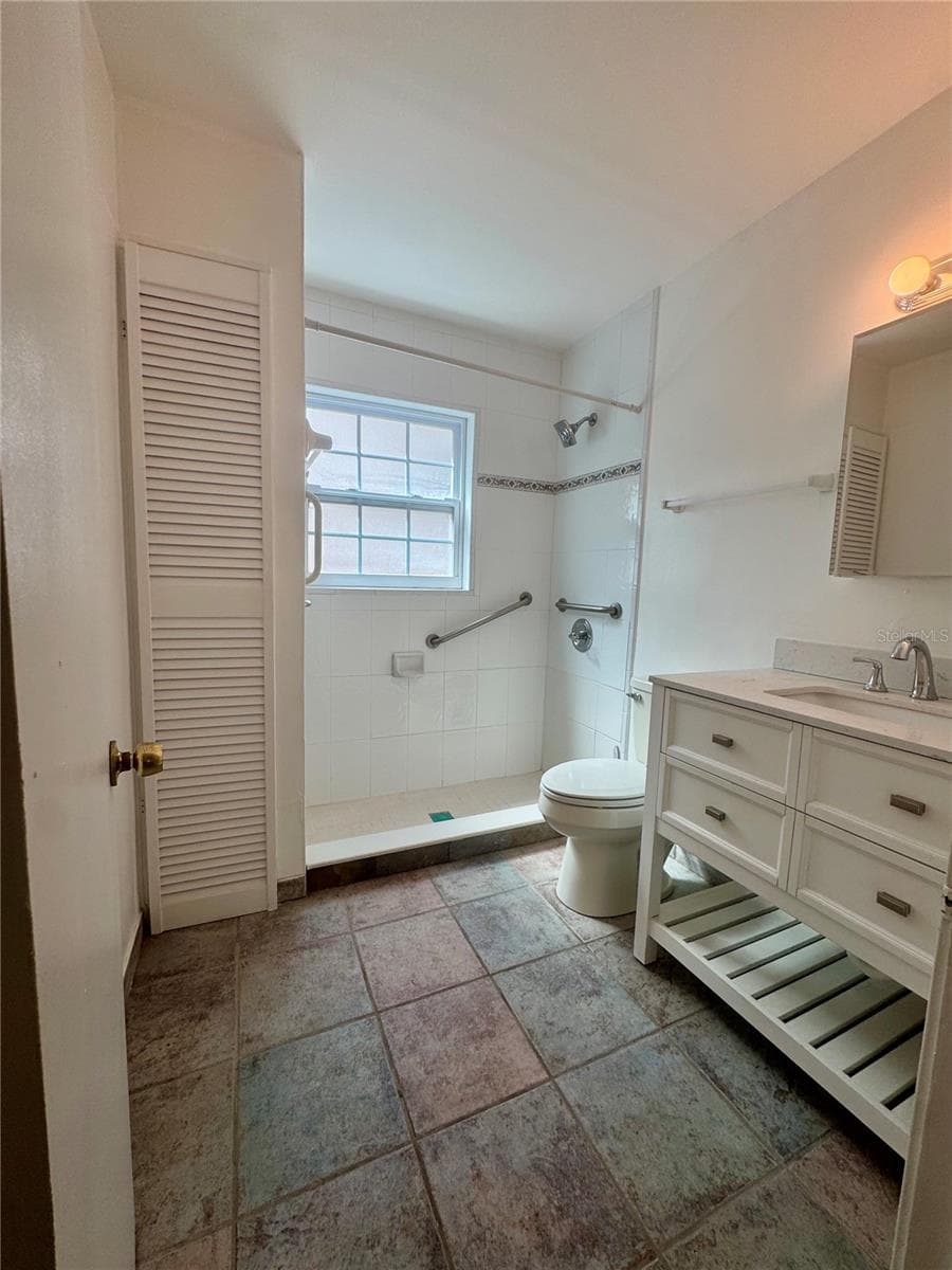 Single Family Residence at 207 W DAVIS BLVD, TAMPA, photo 13 of 21