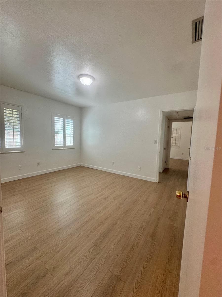 Single Family Residence at 207 W DAVIS BLVD, TAMPA, photo 18 of 21