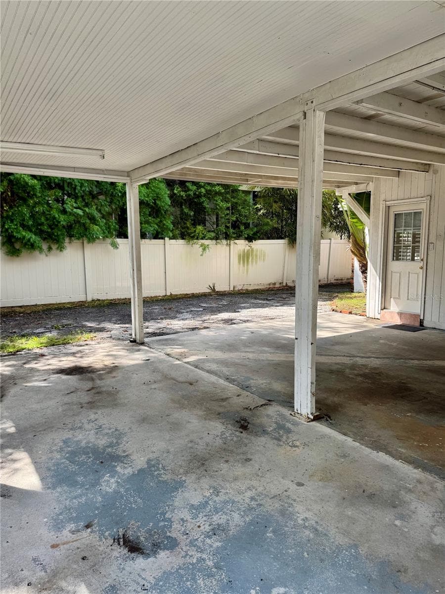 Single Family Residence at 207 W DAVIS BLVD, TAMPA, photo 20 of 21