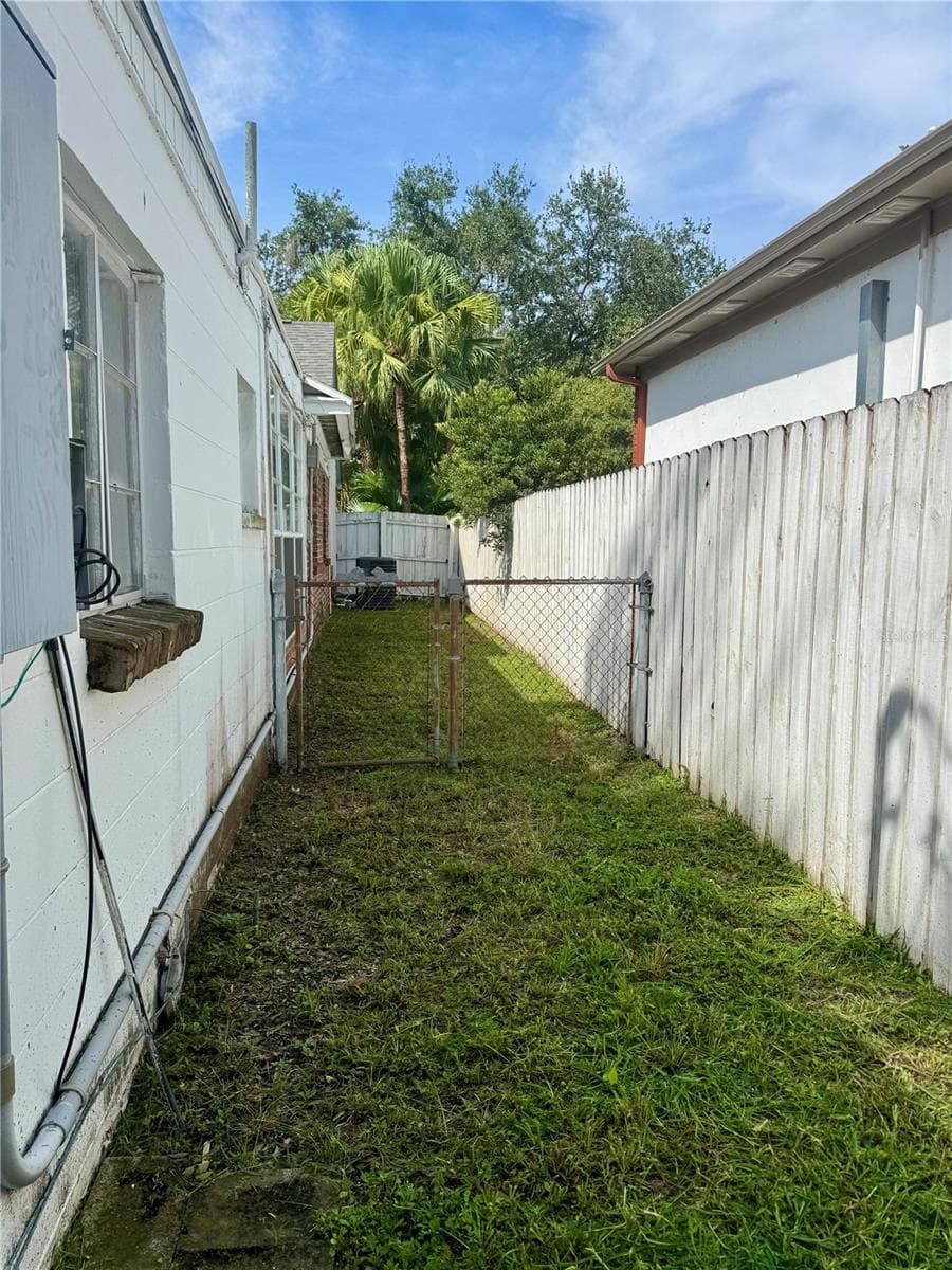 Single Family Residence at 207 W DAVIS BLVD, TAMPA, photo 21 of 21