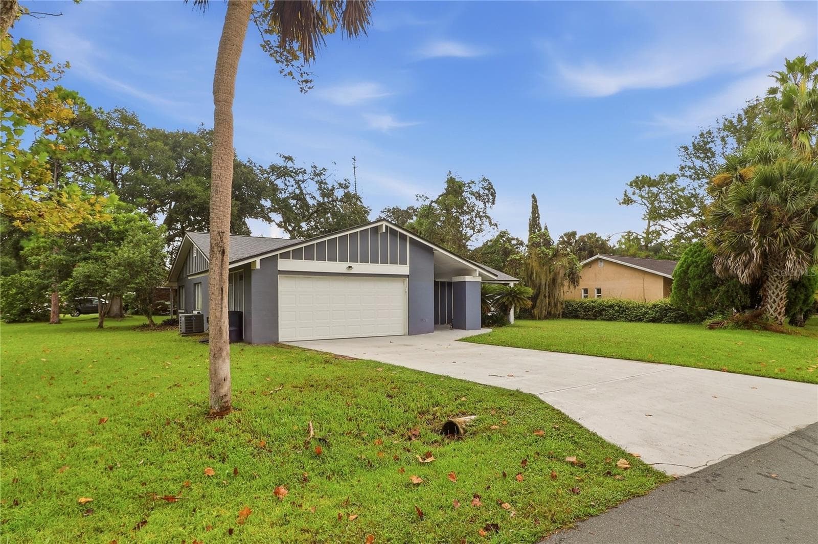 Front Of Structure - 7 CARR LN, PALM COAST