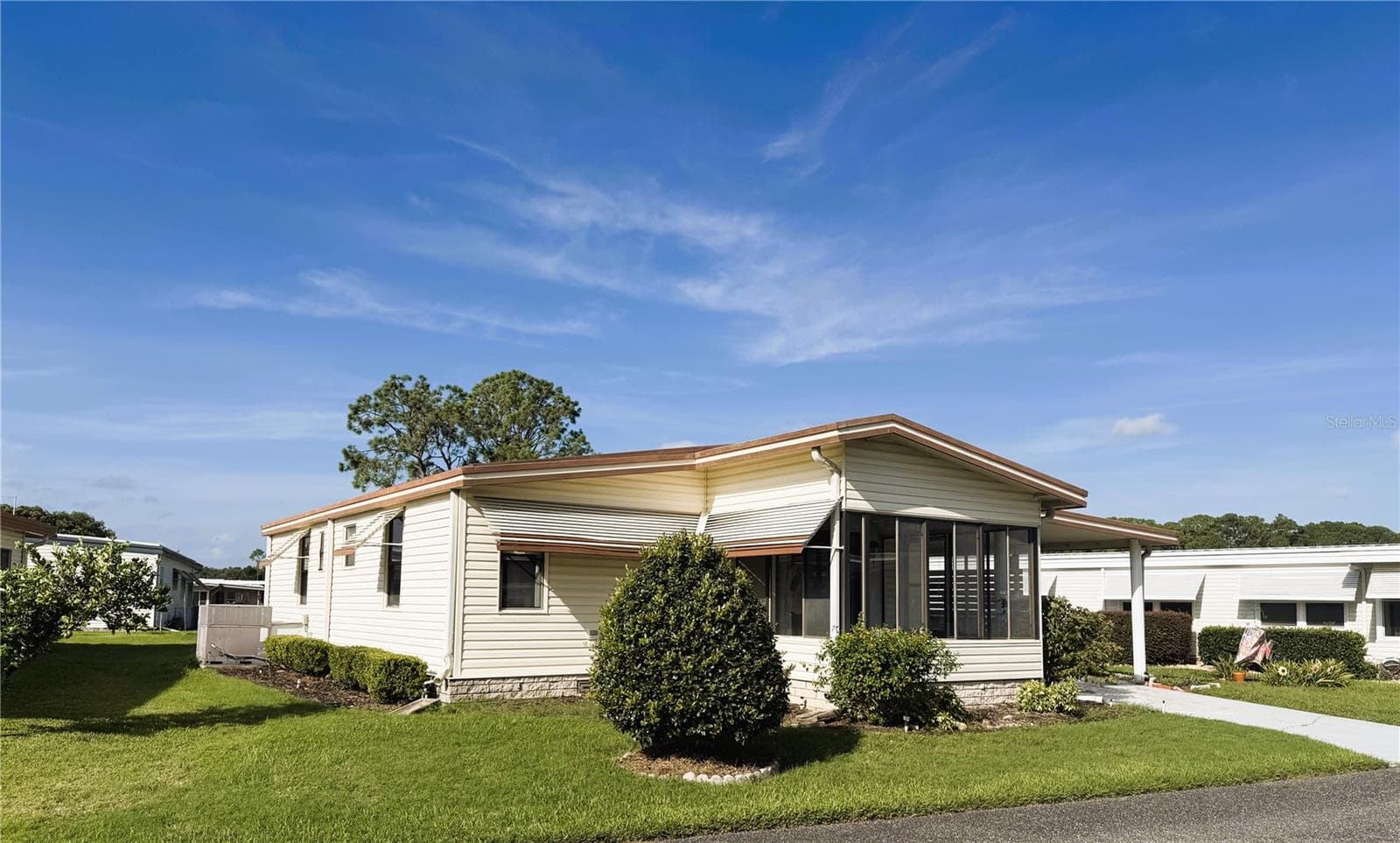 Manufactured Home at 133 HIBISCUS WAY, LEESBURG, photo 2 of 37