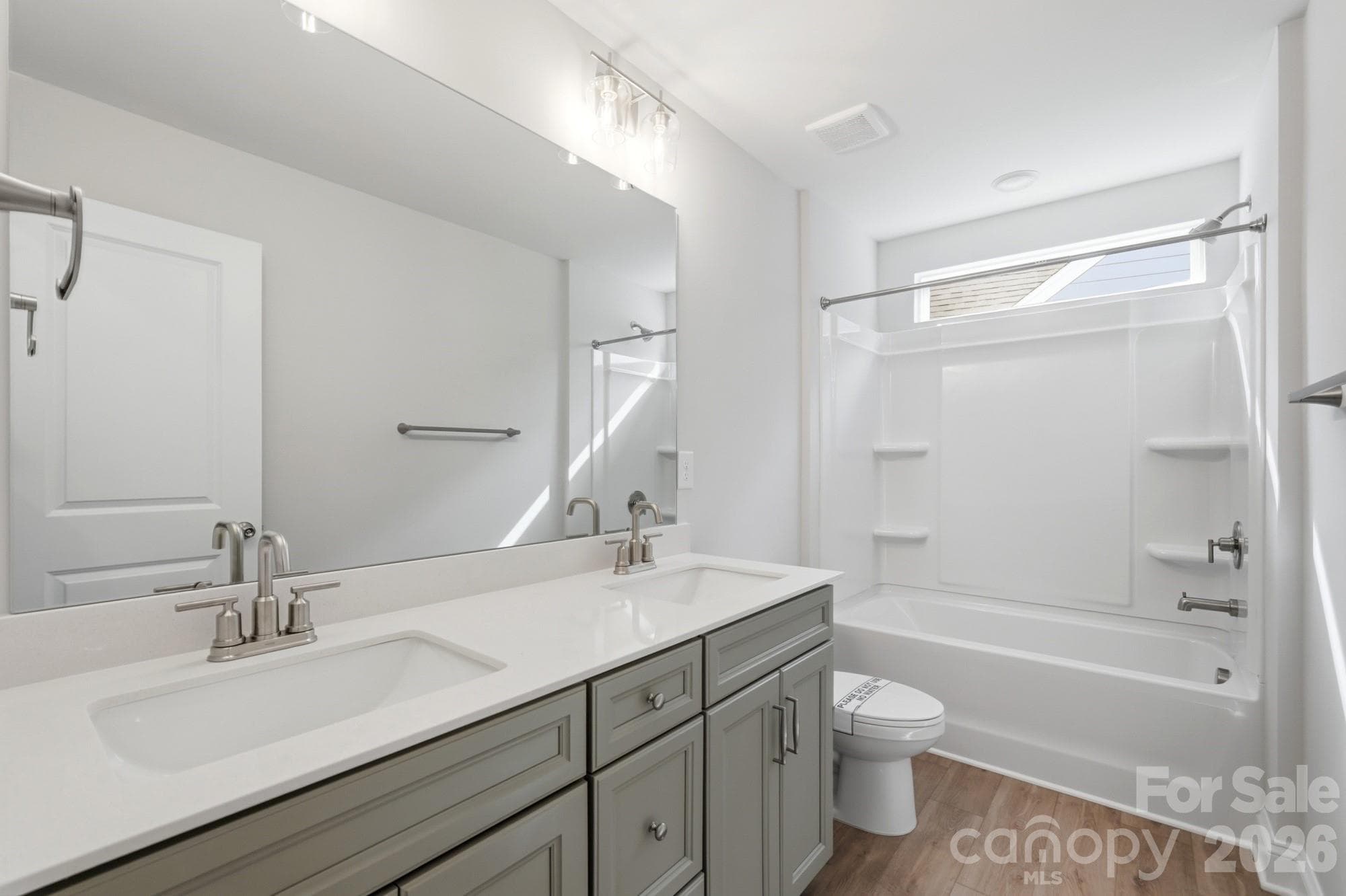 Bath 2 - 13123 Foxberry Road, Charlotte