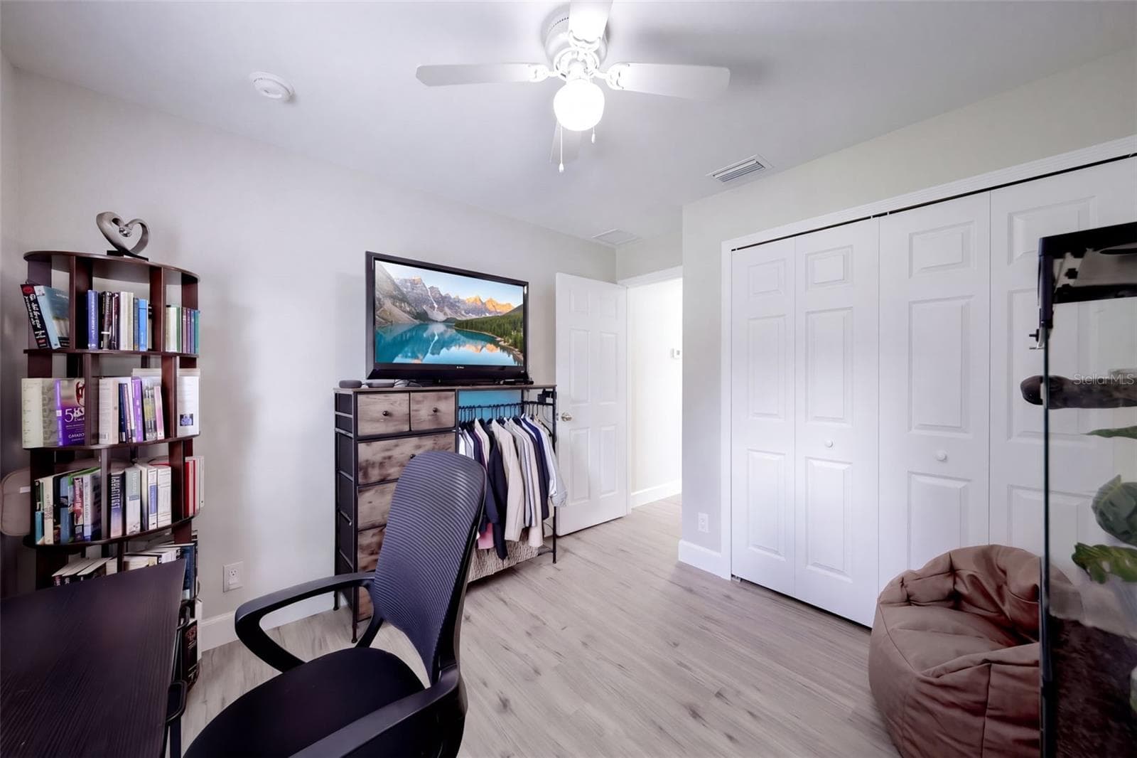 Bedroom 2 - 330 W ELM DR, ORANGE CITY