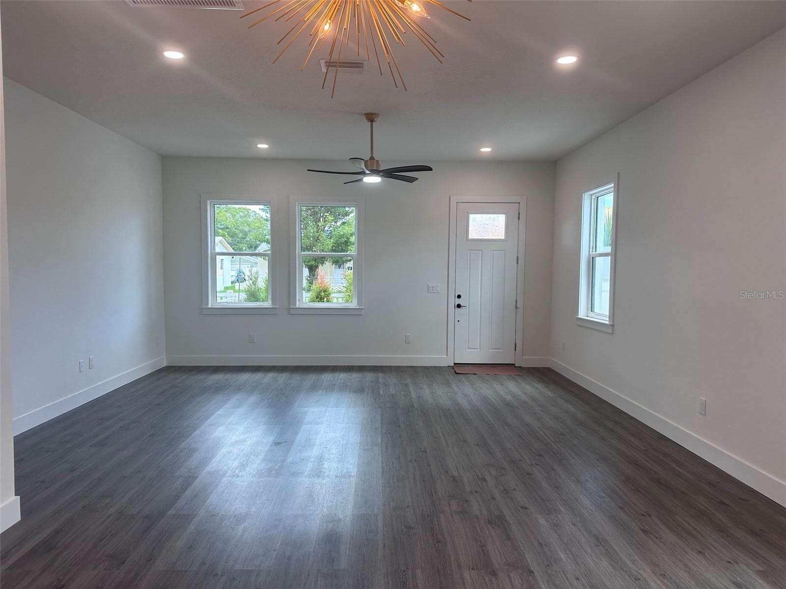 Townhouse at 1531 29TH AVE N, ST PETERSBURG, photo 6 of 21