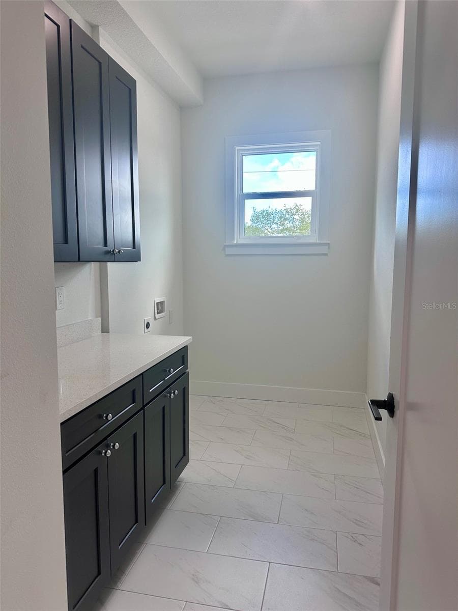 Townhouse at 1531 29TH AVE N, ST PETERSBURG, photo 11 of 21